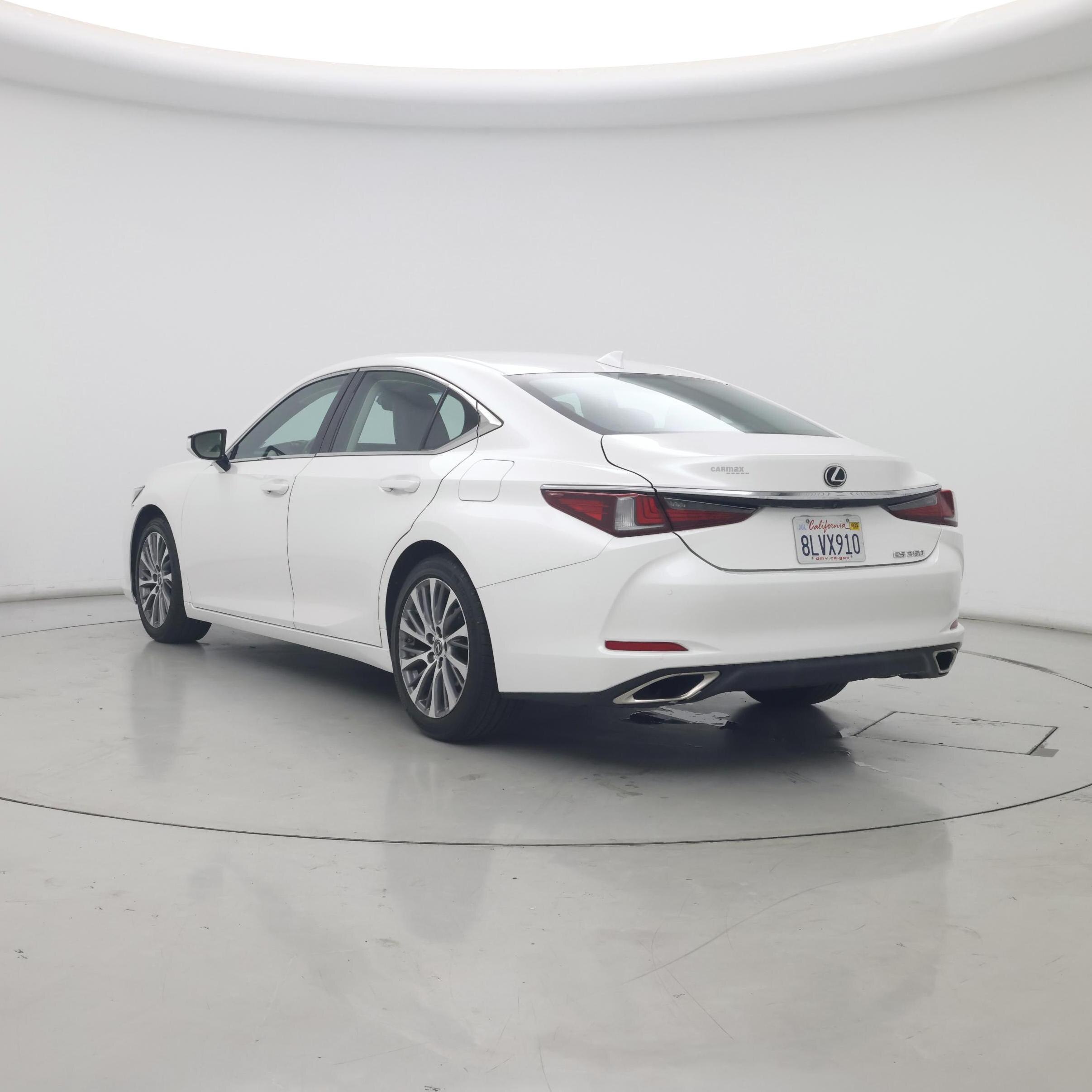 Thumbnail: 2019 Lexus ES - 2