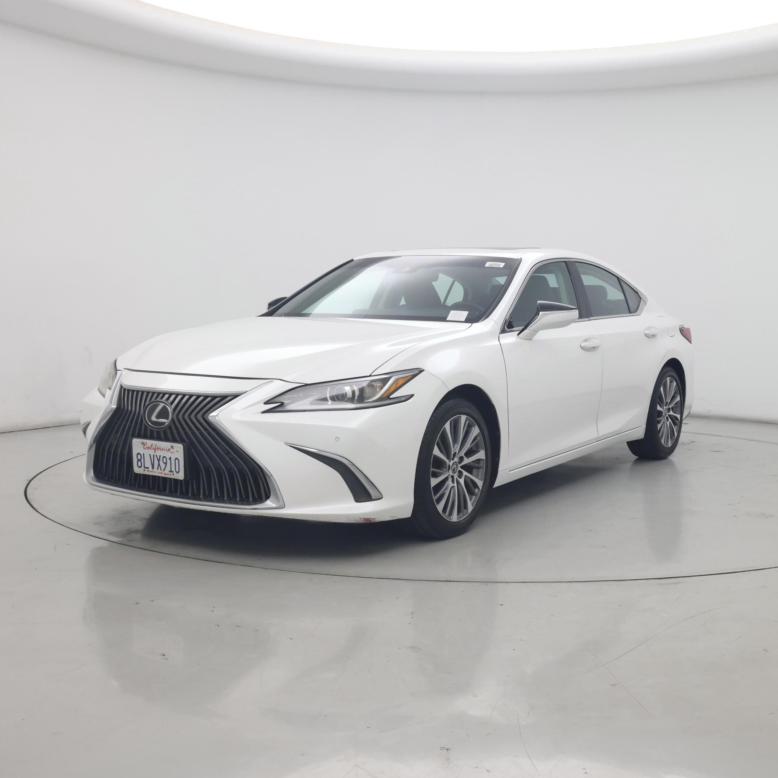 Thumbnail: 2019 Lexus ES - 4