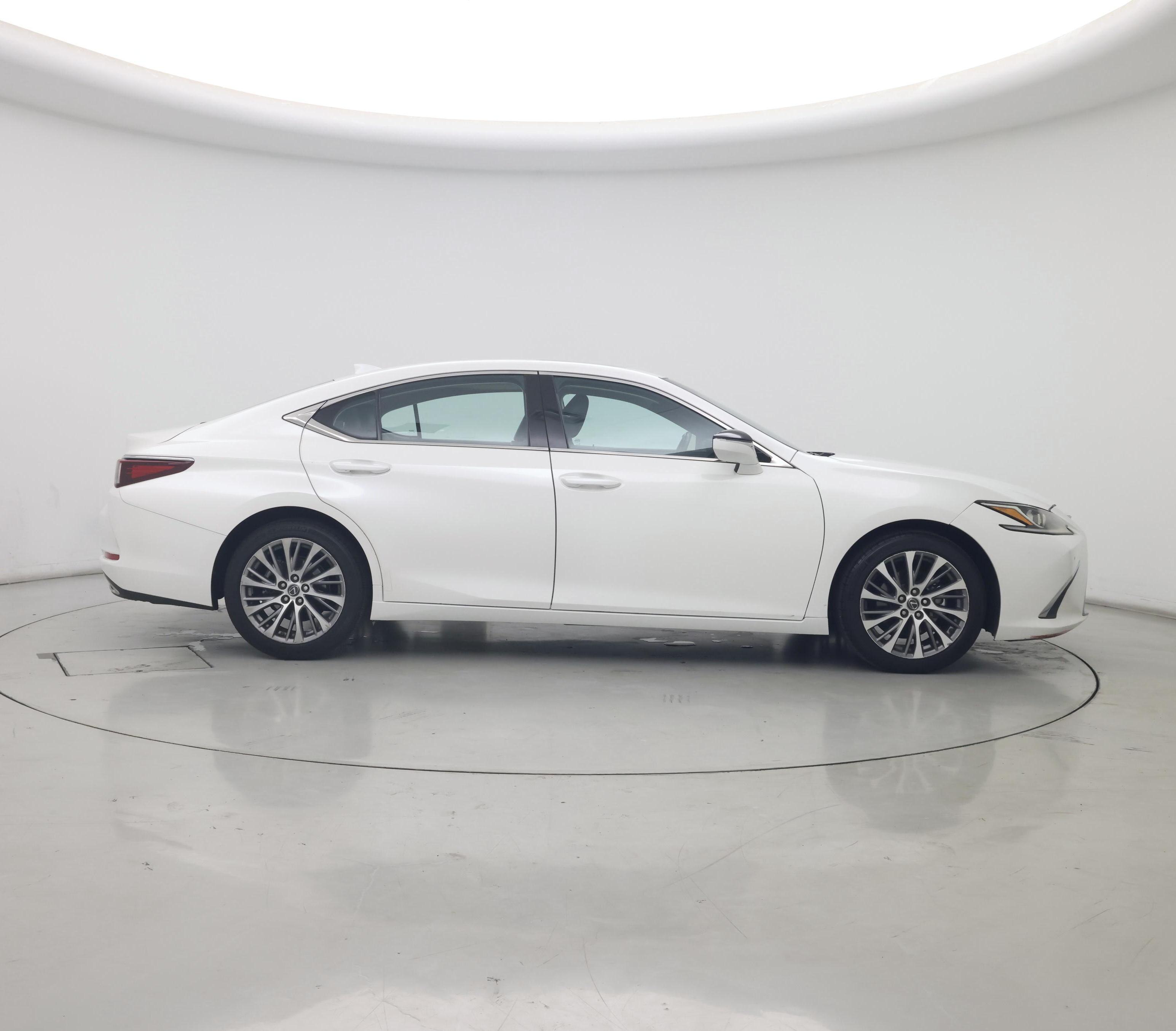 Thumbnail: 2019 Lexus ES - 7