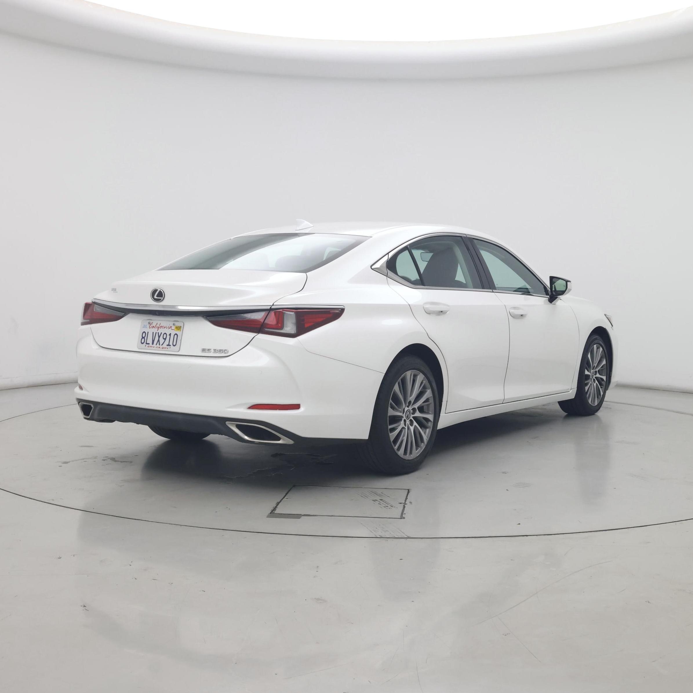 Thumbnail: 2019 Lexus ES - 8