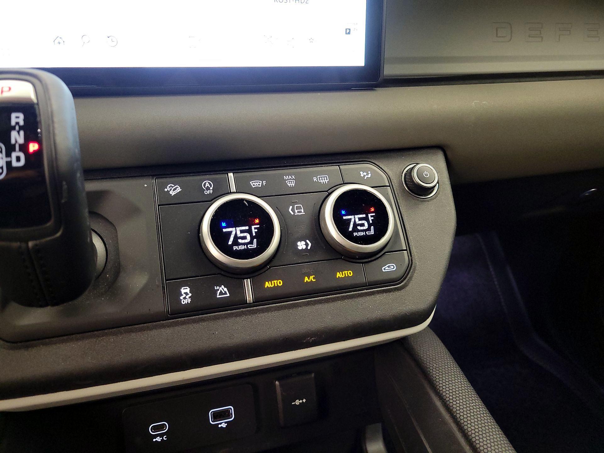 Thumbnail: 2022 Land Rover Defender - 17