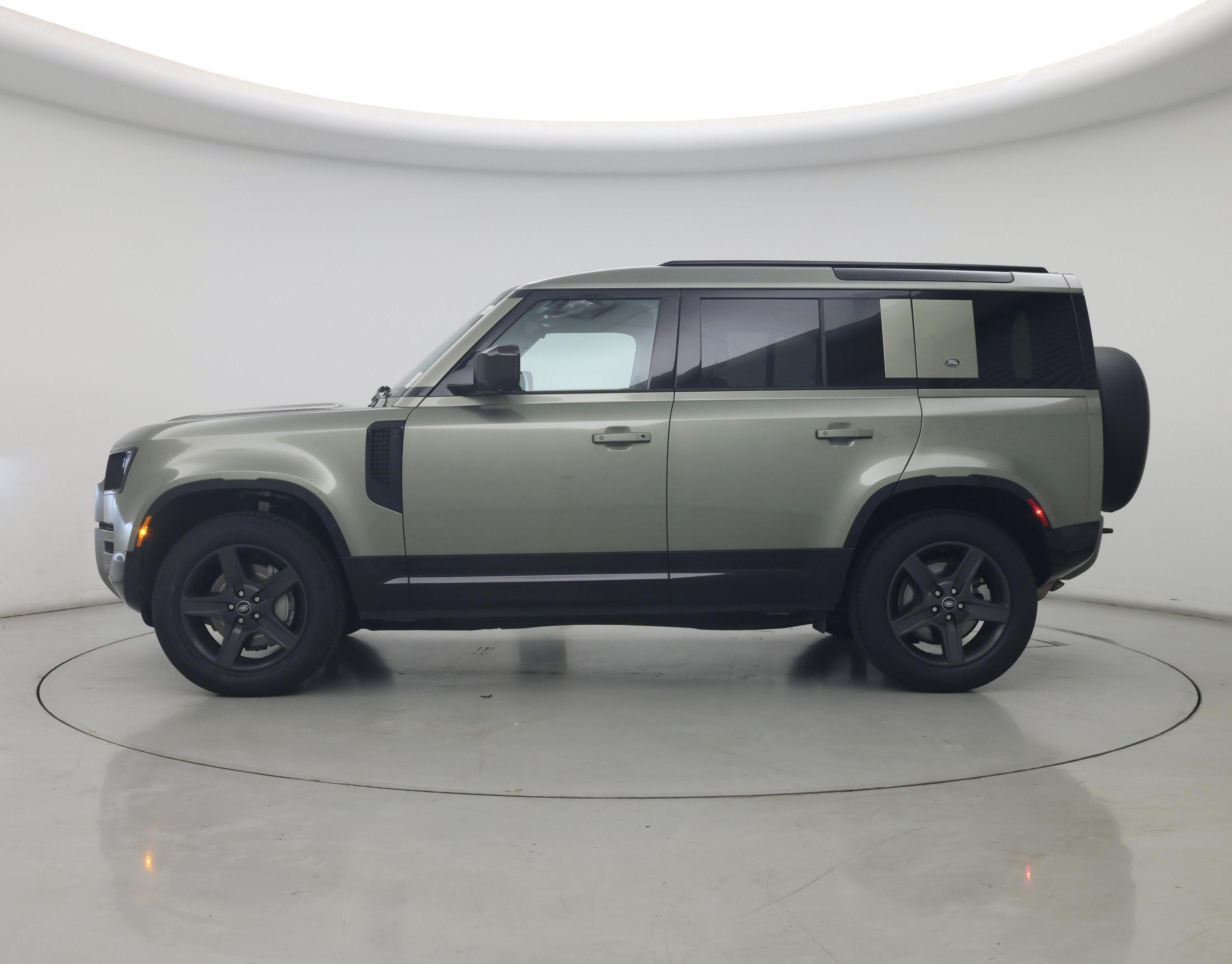 Thumbnail: 2022 Land Rover Defender - 3