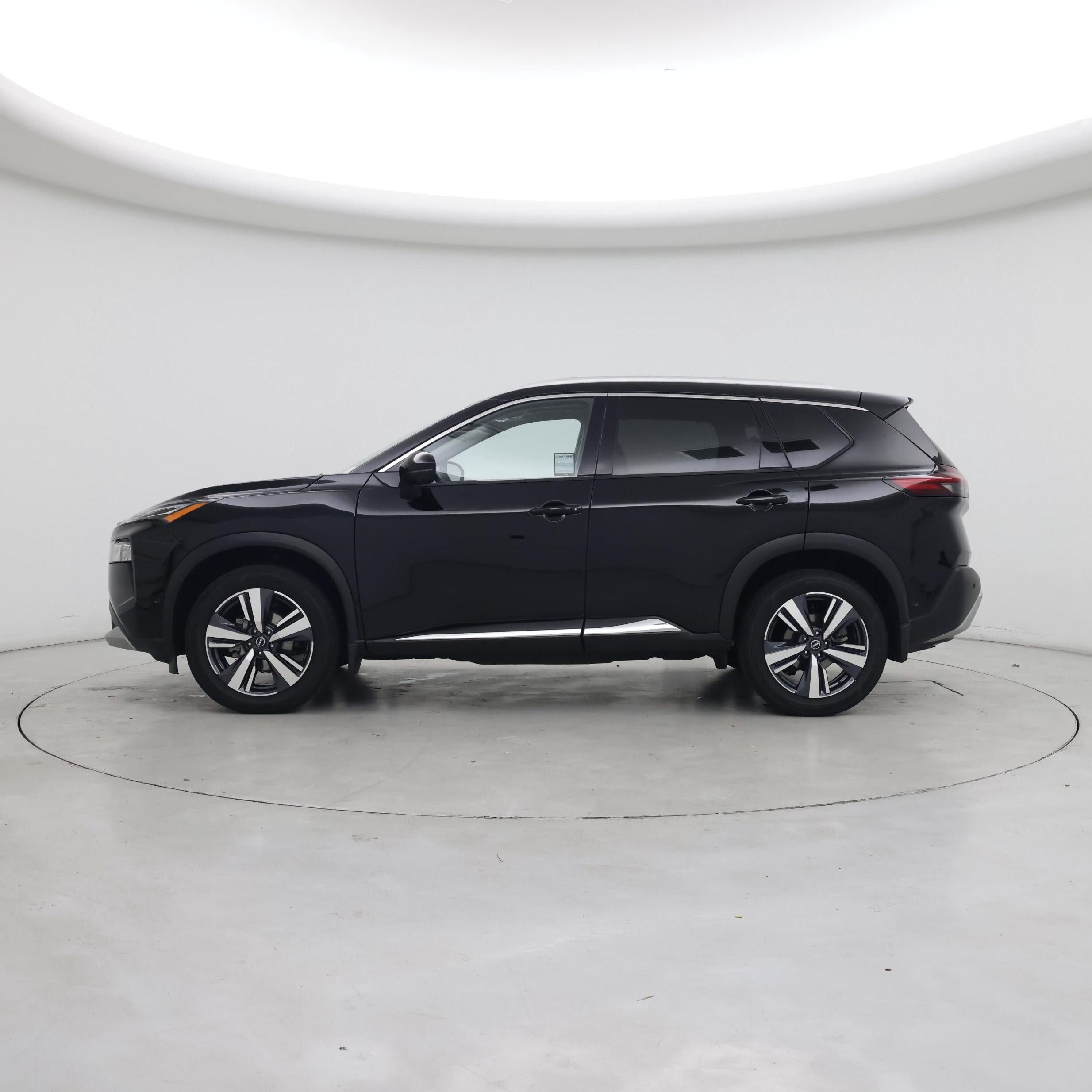 Thumbnail: 2022 Nissan Rogue - 3