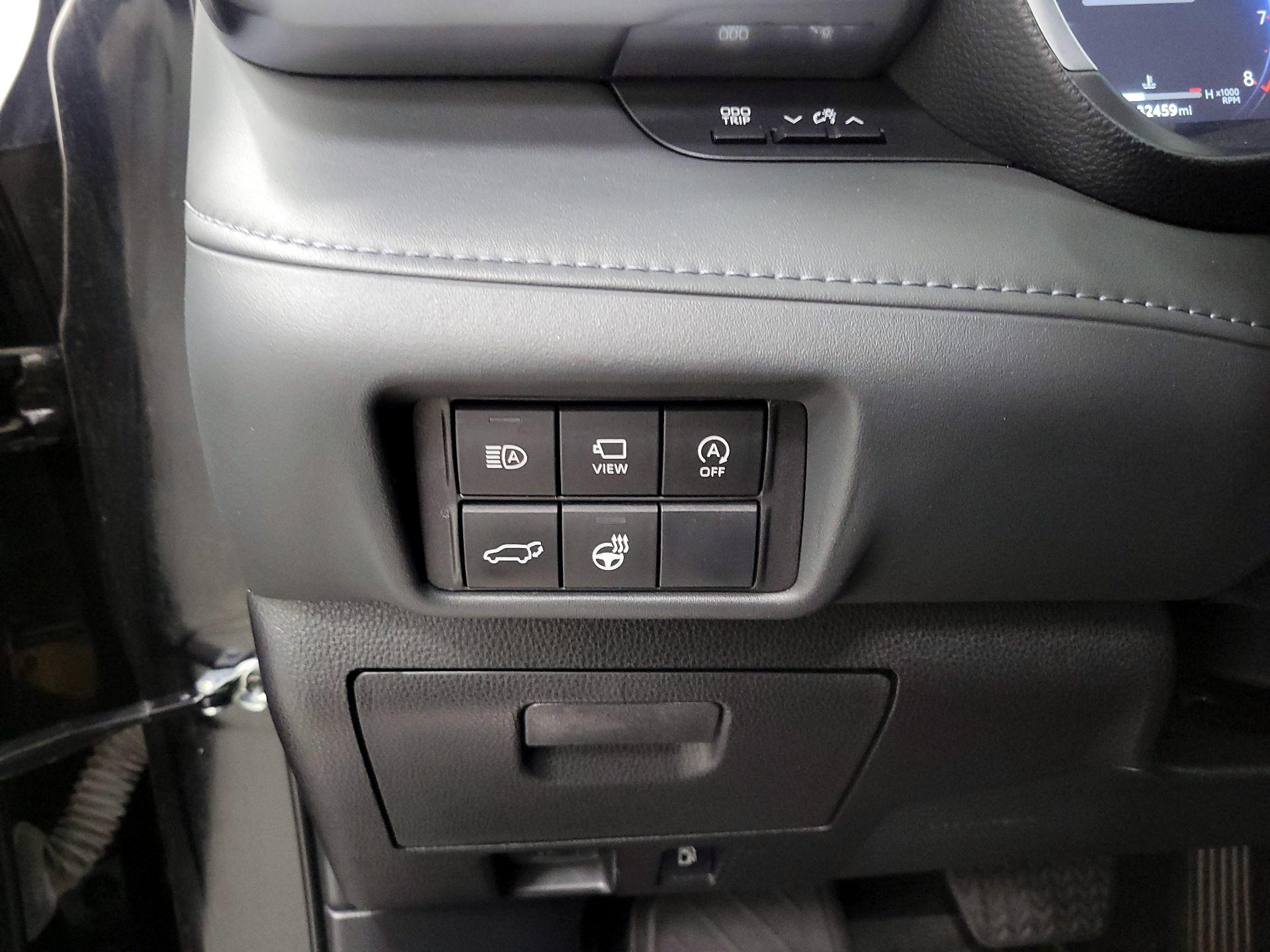 Thumbnail: 2023 Toyota Highlander - 13