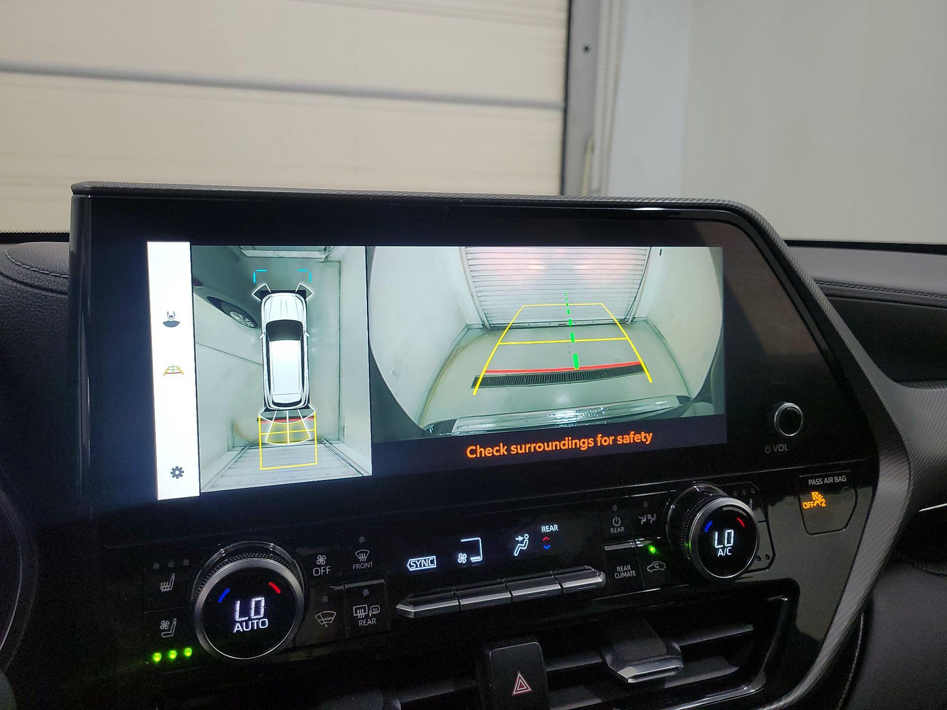 Thumbnail: 2023 Toyota Highlander - 14