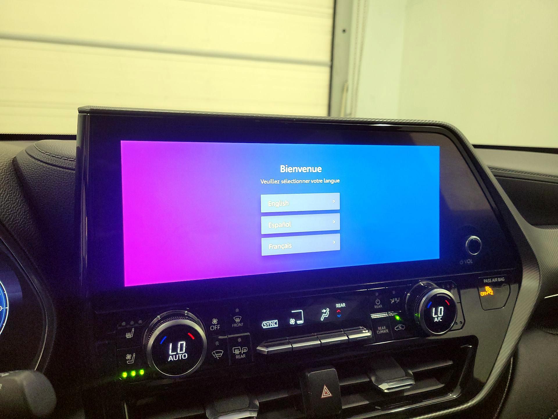 Thumbnail: 2023 Toyota Highlander - 15