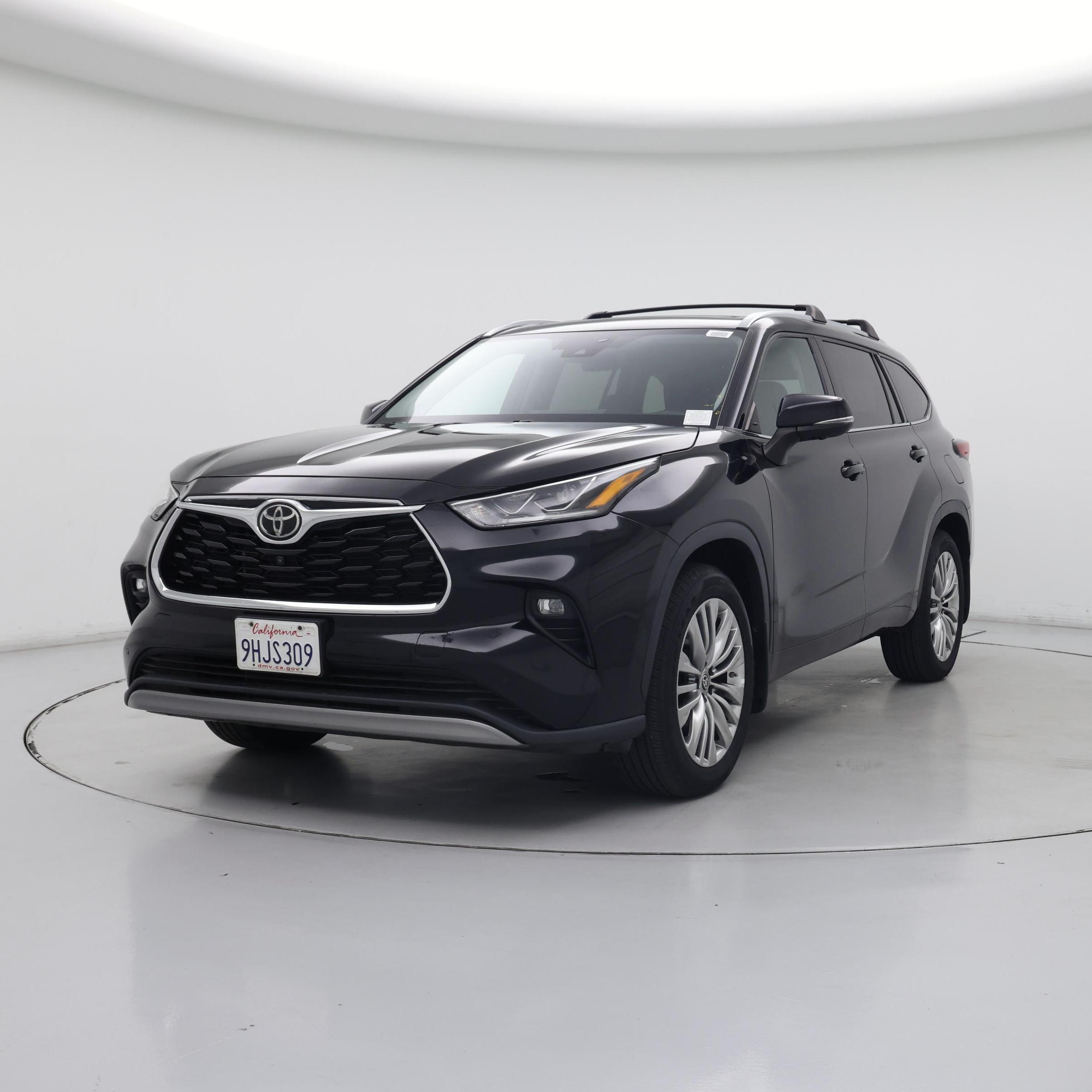 Thumbnail: 2023 Toyota Highlander - 4