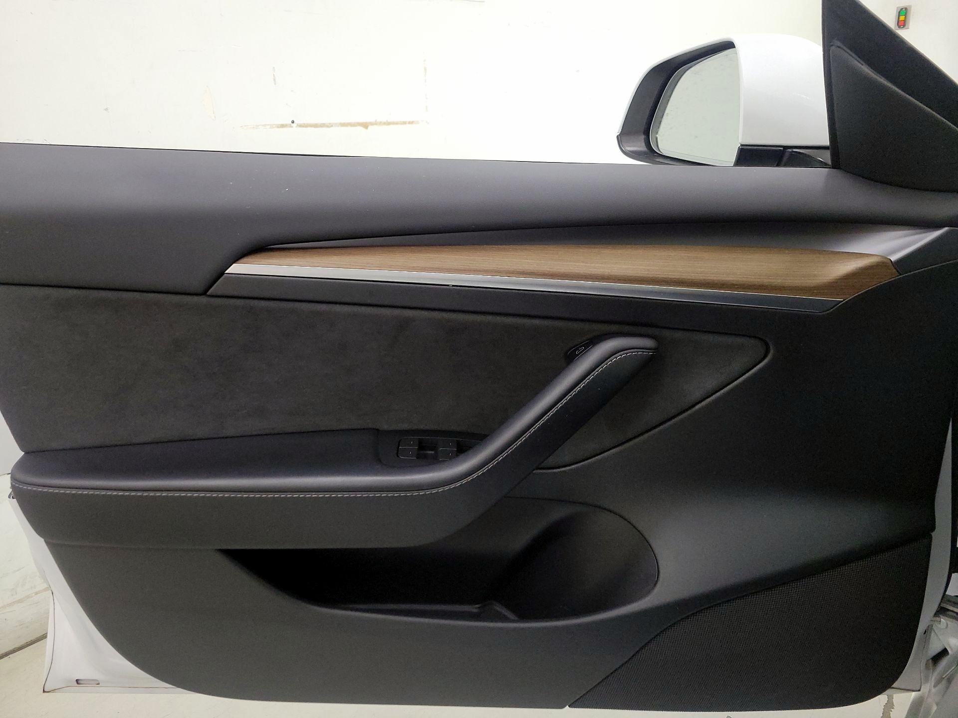 Thumbnail: 2023 Tesla Model 3 - 12