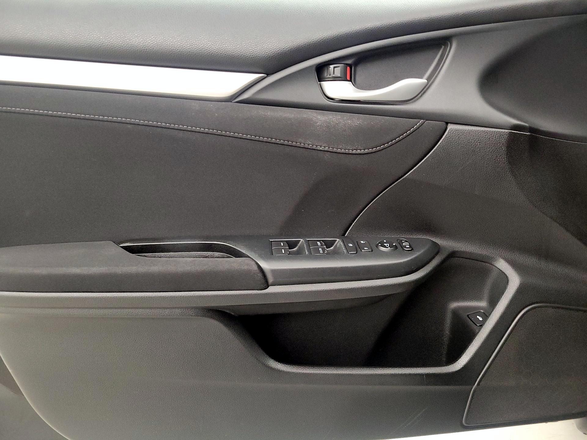 Thumbnail: 2016 Honda Civic - 12