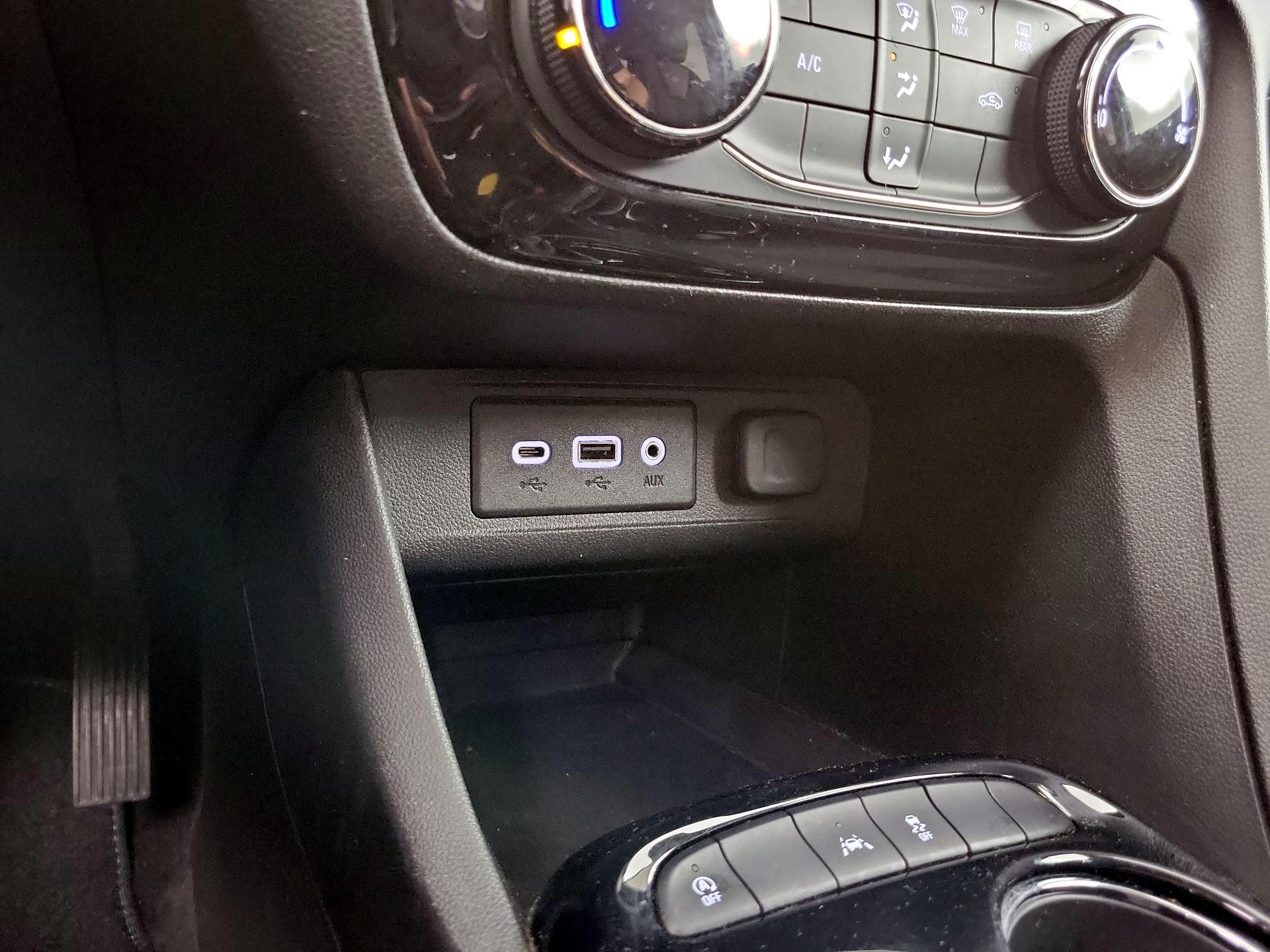 Thumbnail: 2023 Buick Encore GX - 18