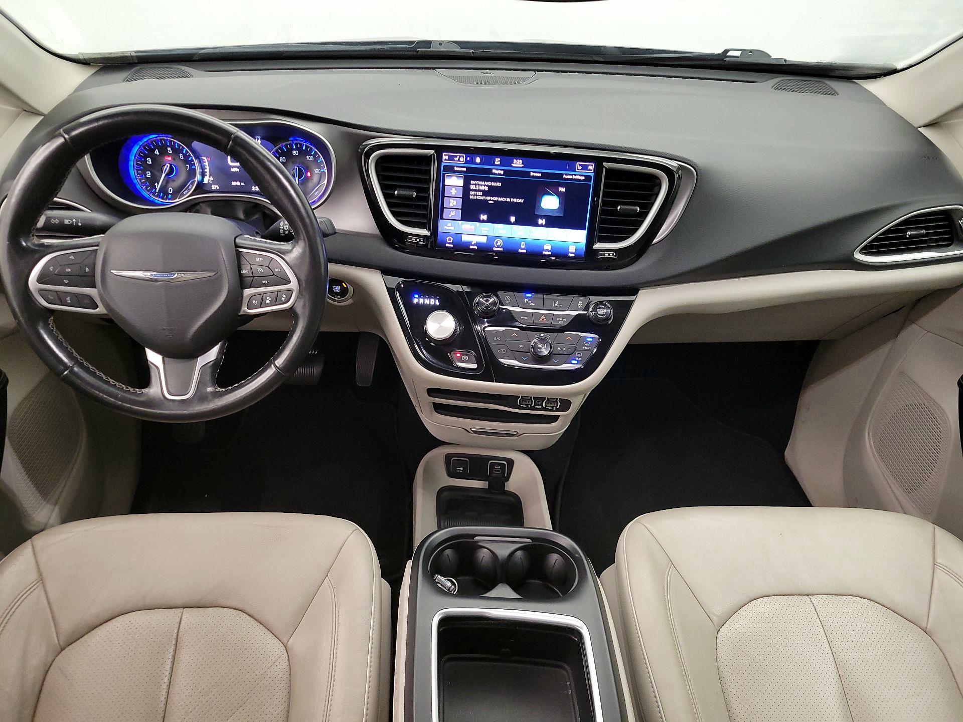 Thumbnail: 2021 Chrysler Pacifica - 9