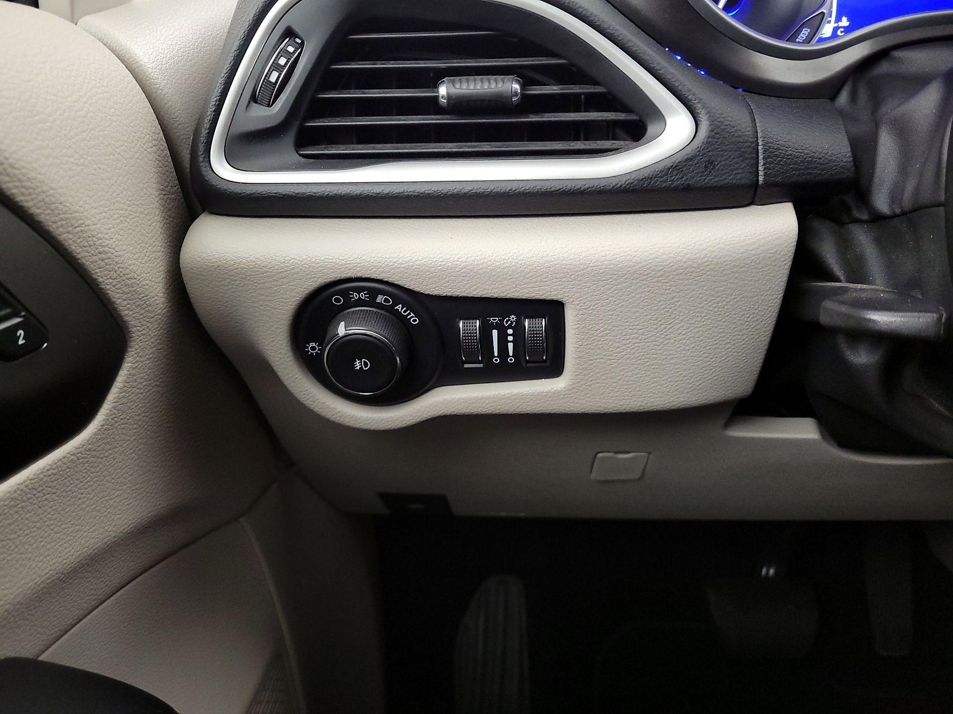 Thumbnail: 2021 Chrysler Pacifica - 13