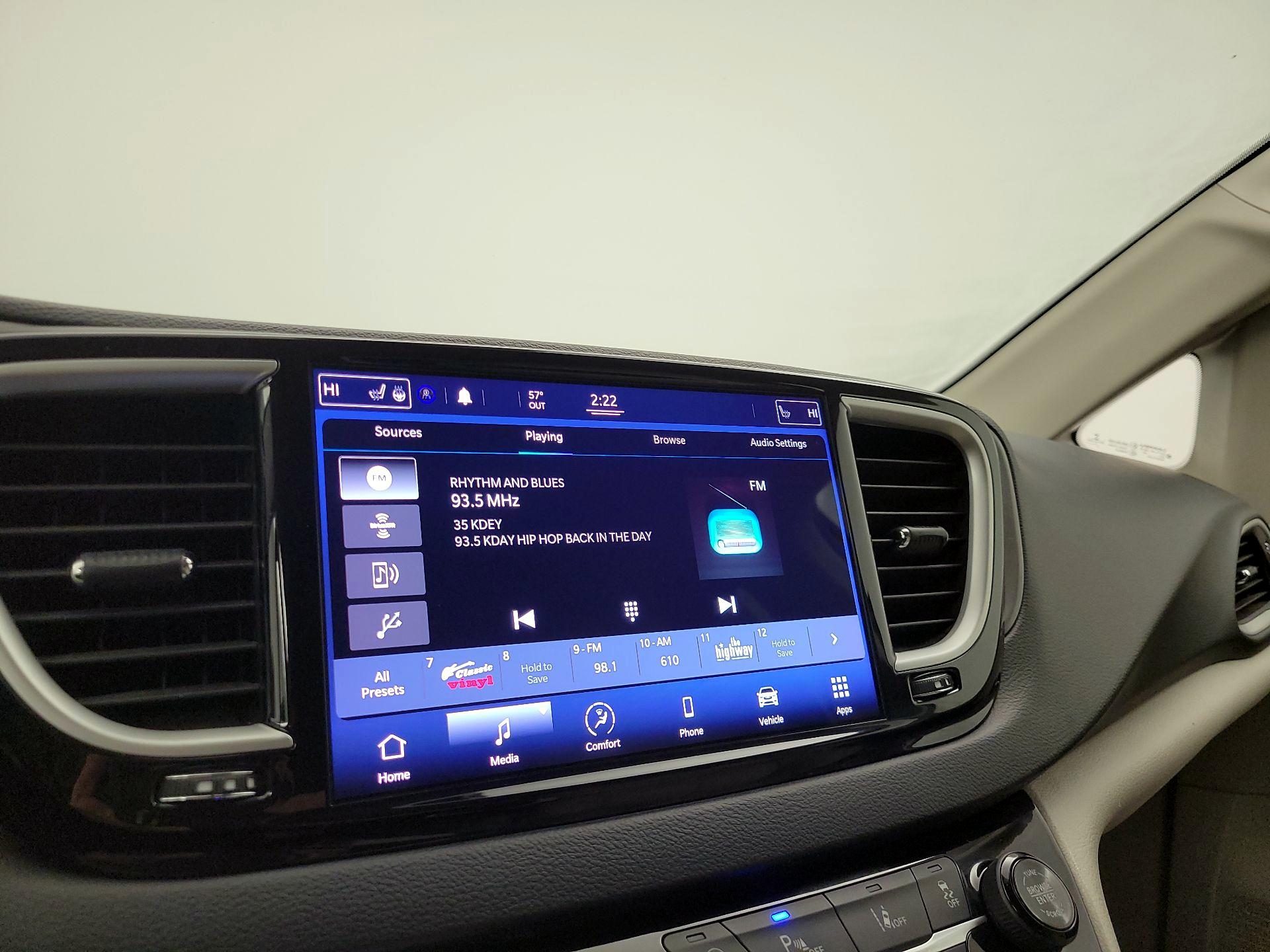 Thumbnail: 2021 Chrysler Pacifica - 15