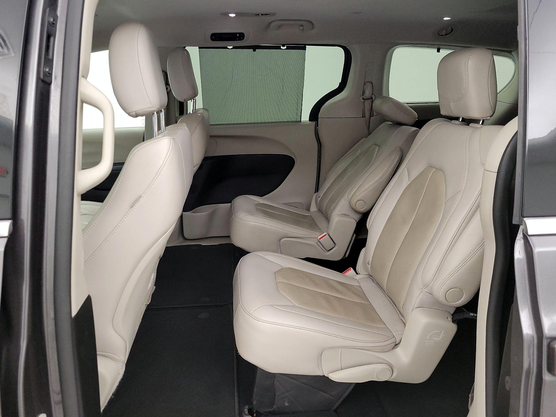 Thumbnail: 2021 Chrysler Pacifica - 19