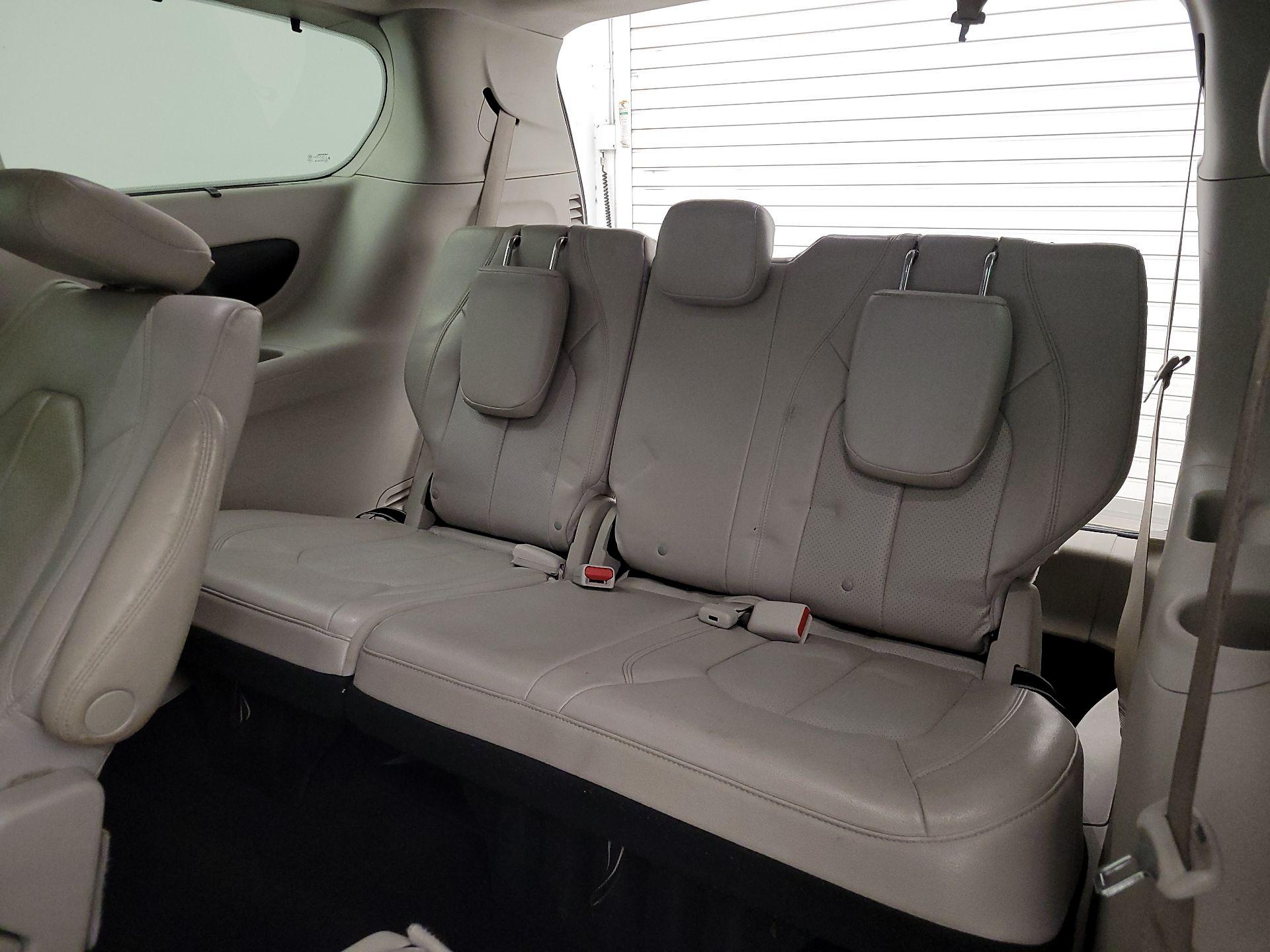 Thumbnail: 2021 Chrysler Pacifica - 20