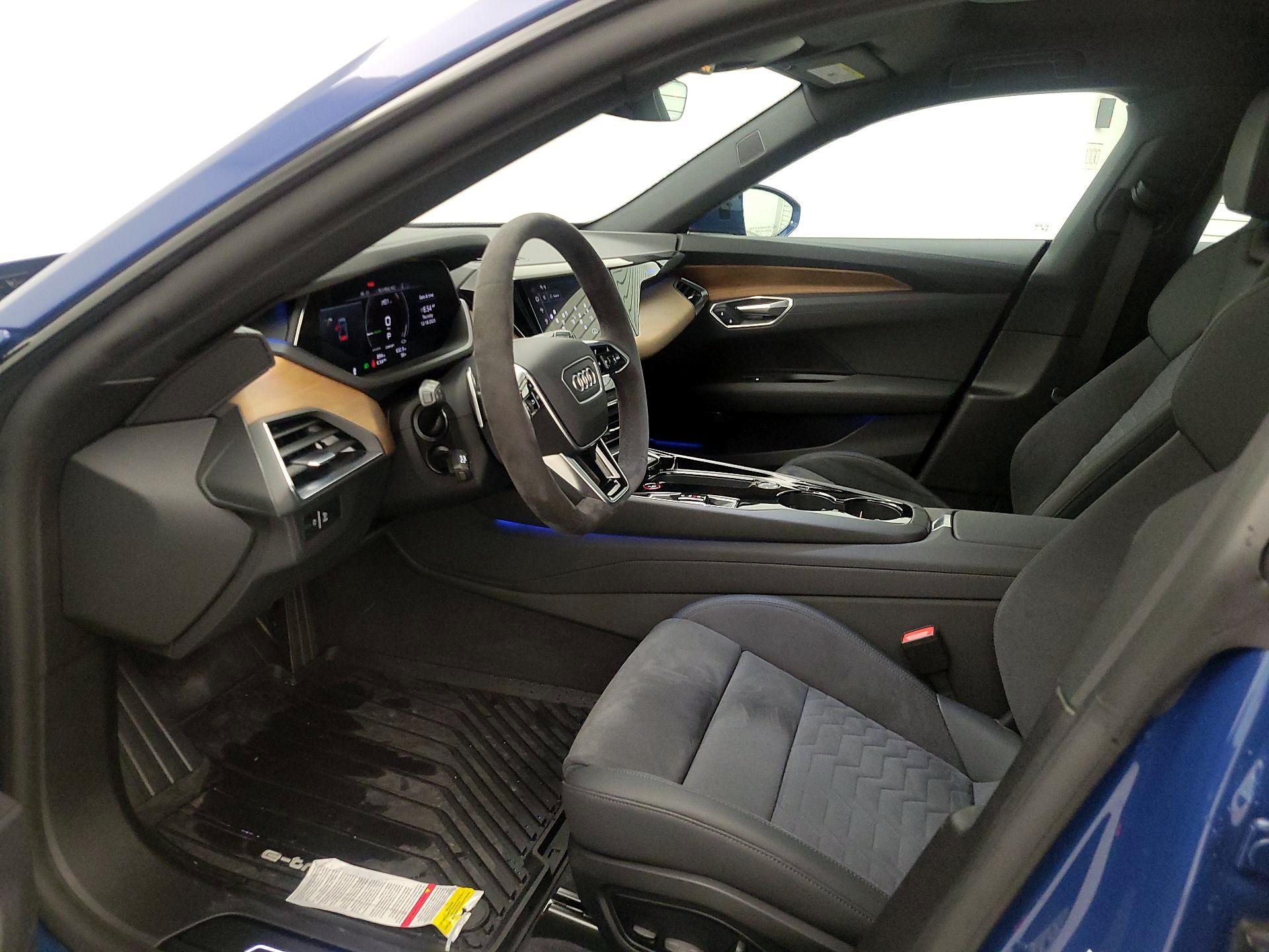 Thumbnail: 2024 Audi e-tron GT - 11