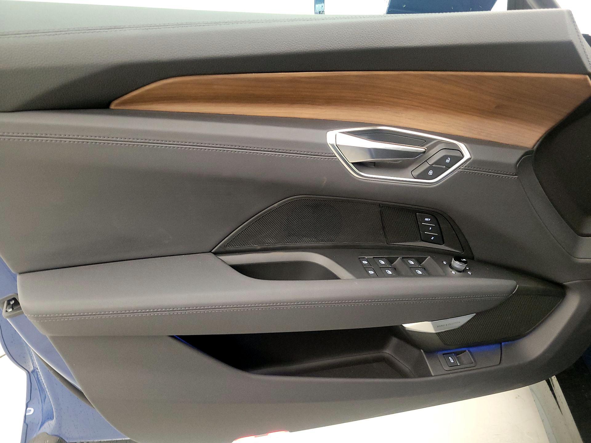 Thumbnail: 2024 Audi e-tron GT - 12