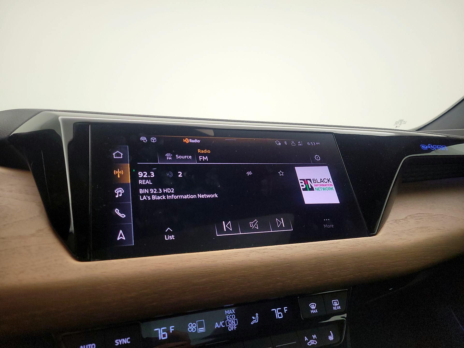 Thumbnail: 2024 Audi e-tron GT - 16