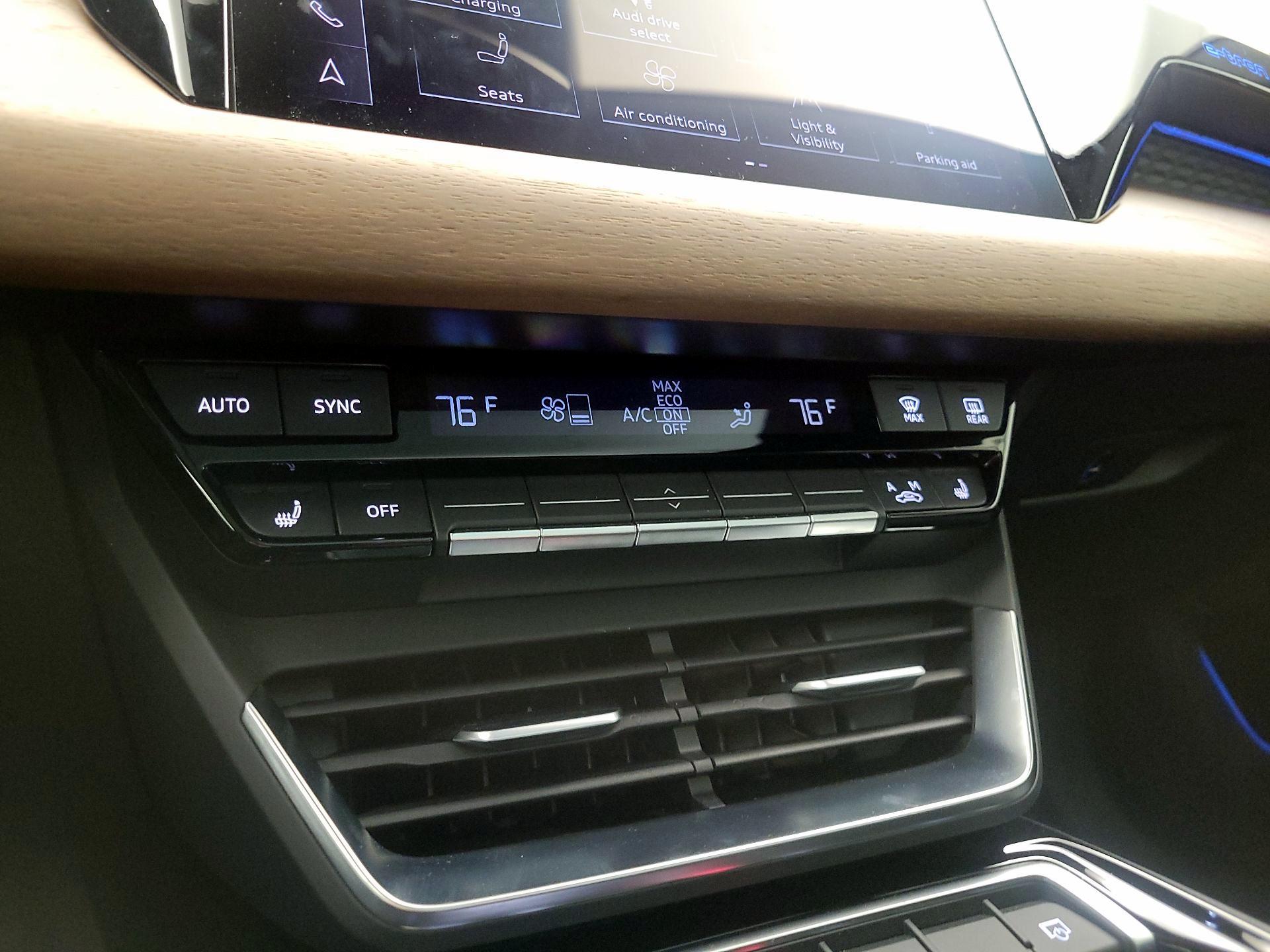 Thumbnail: 2024 Audi e-tron GT - 17