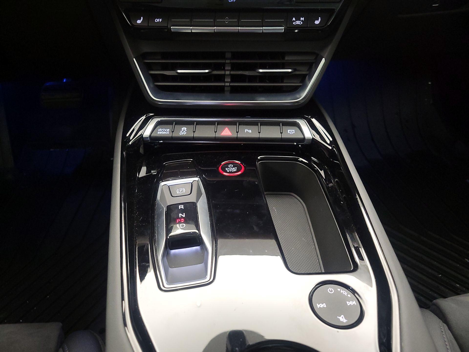 Thumbnail: 2024 Audi e-tron GT - 18