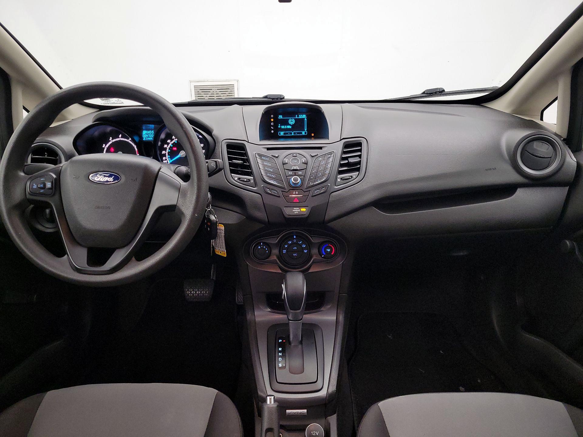 Thumbnail: 2016 Ford Fiesta - 9