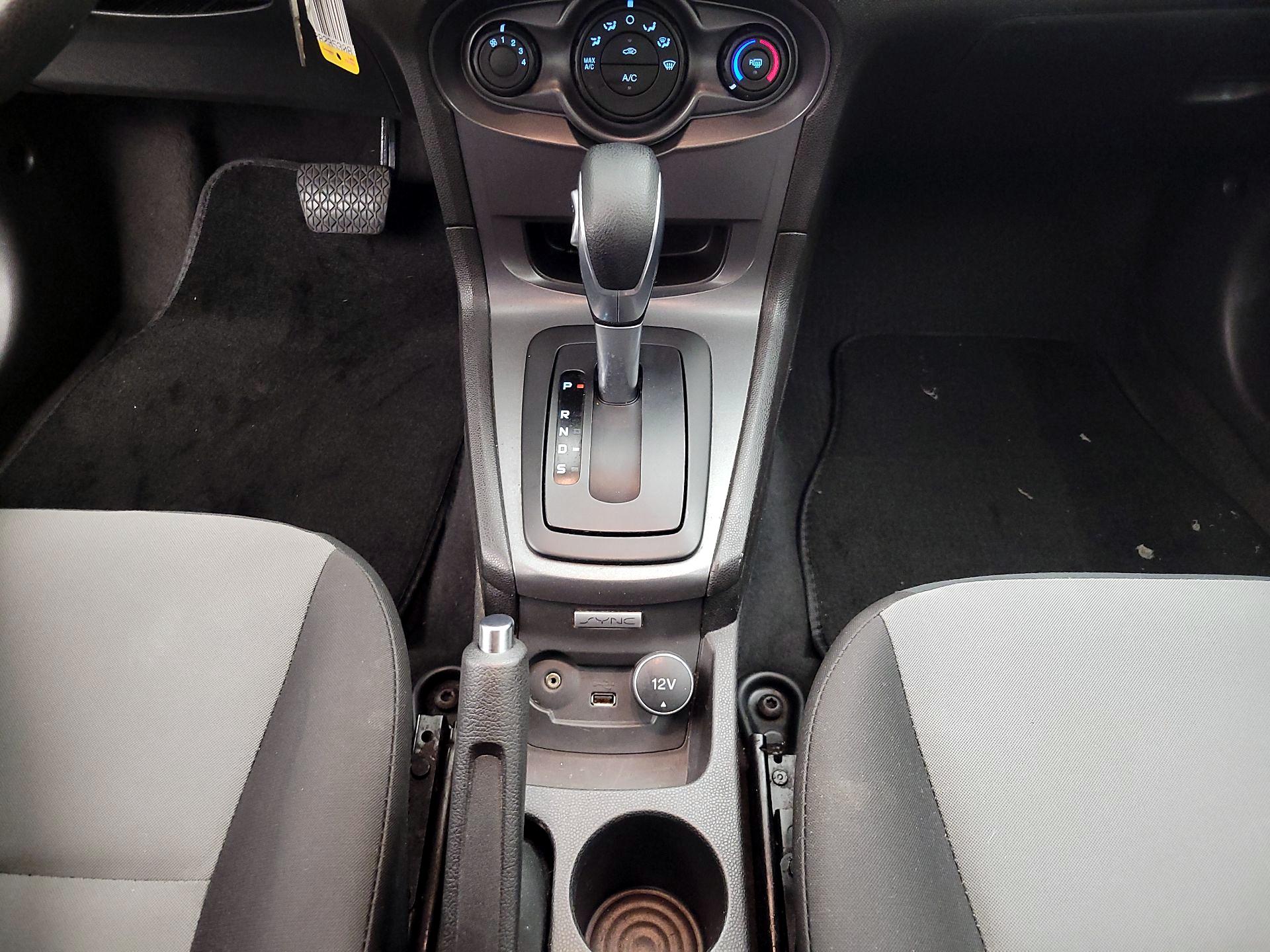 Thumbnail: 2016 Ford Fiesta - 16