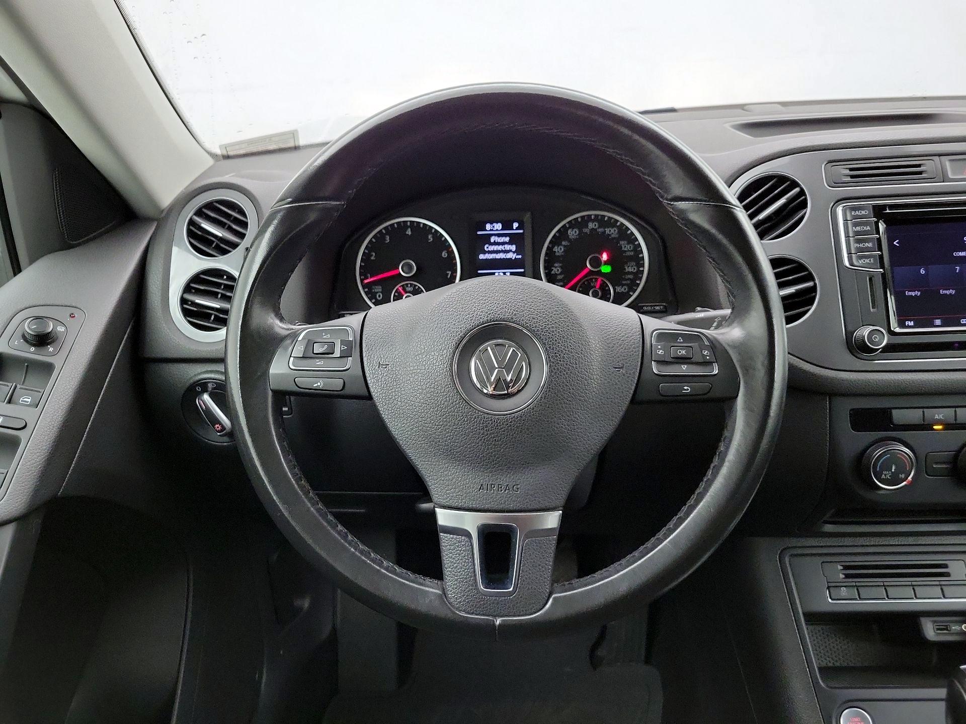 Thumbnail: 2017 Volkswagen Tiguan - 10