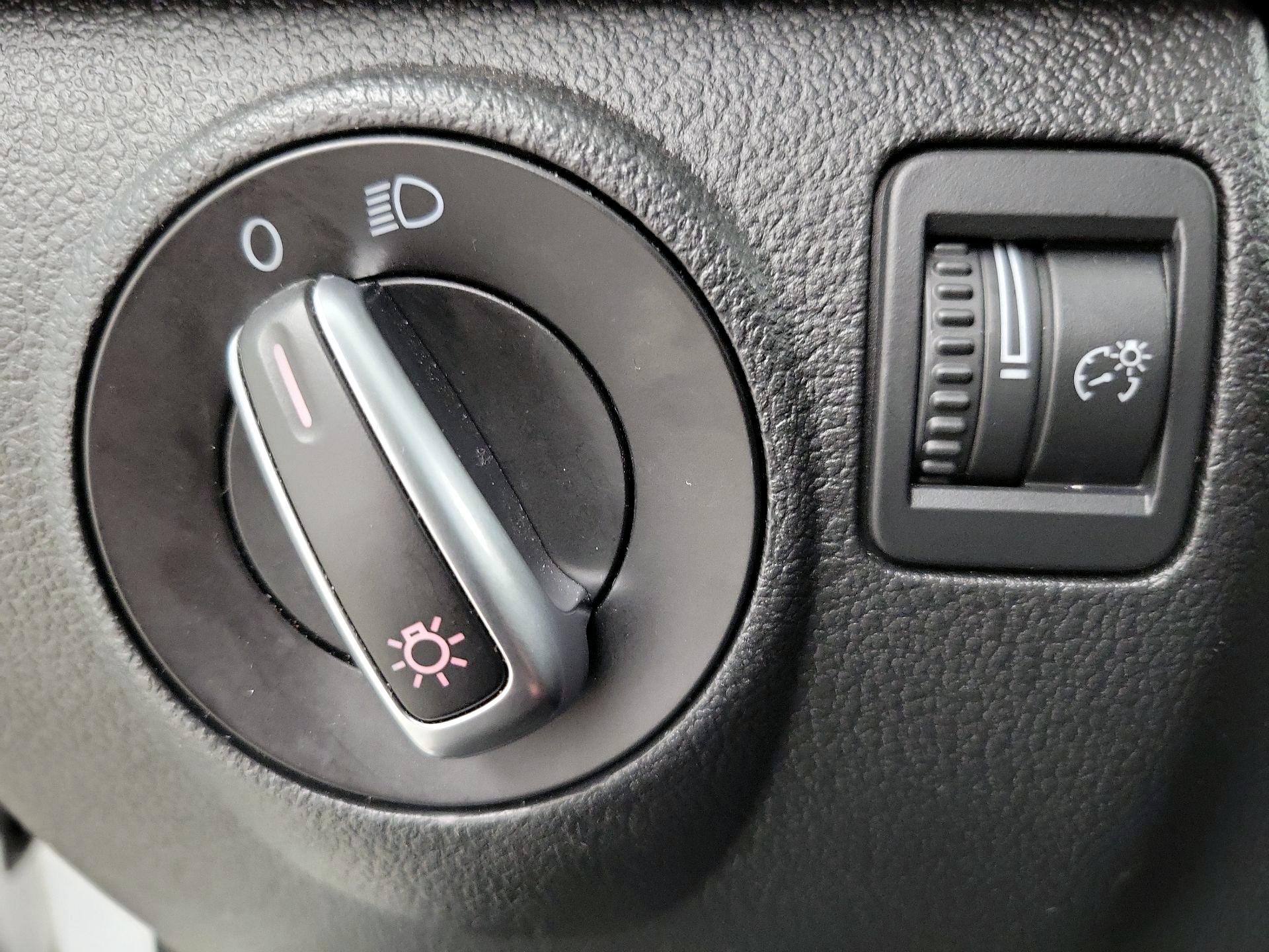 Thumbnail: 2017 Volkswagen Tiguan - 13