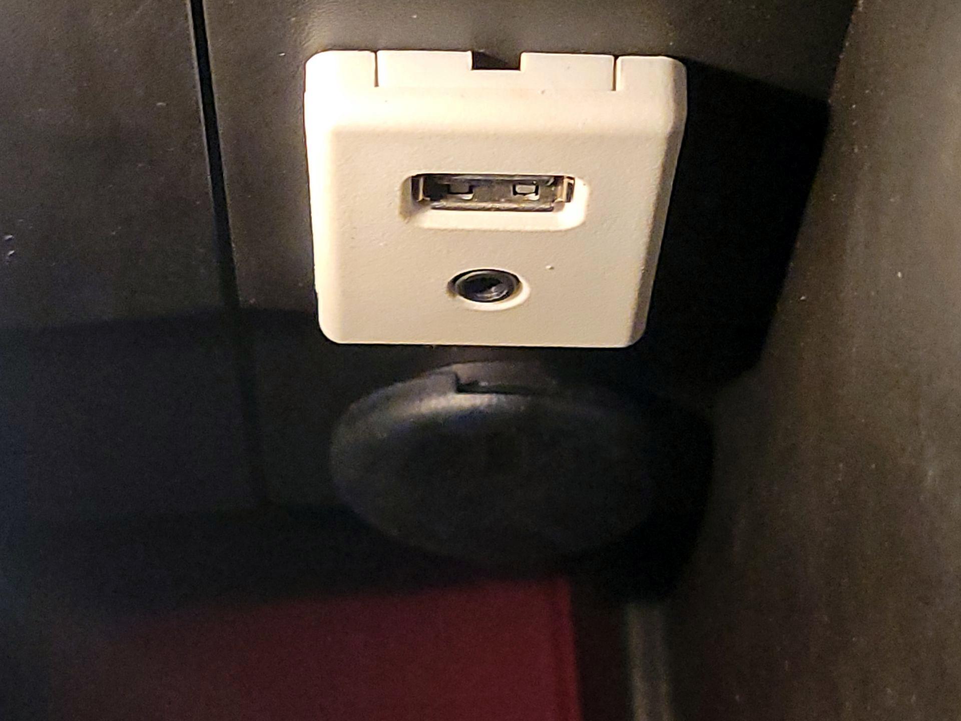 Thumbnail: 2015 Chevrolet Equinox - 17