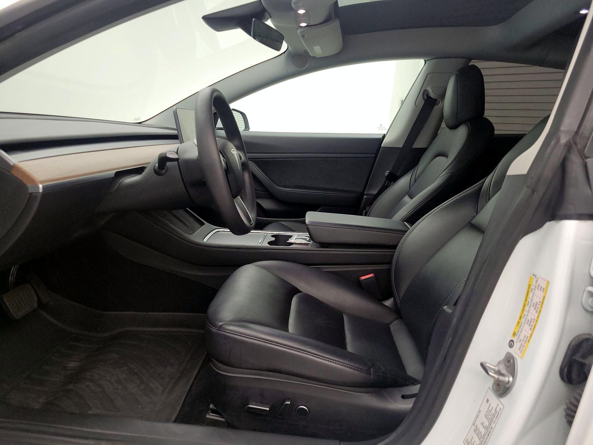 Thumbnail: 2021 Tesla Model 3 - 11