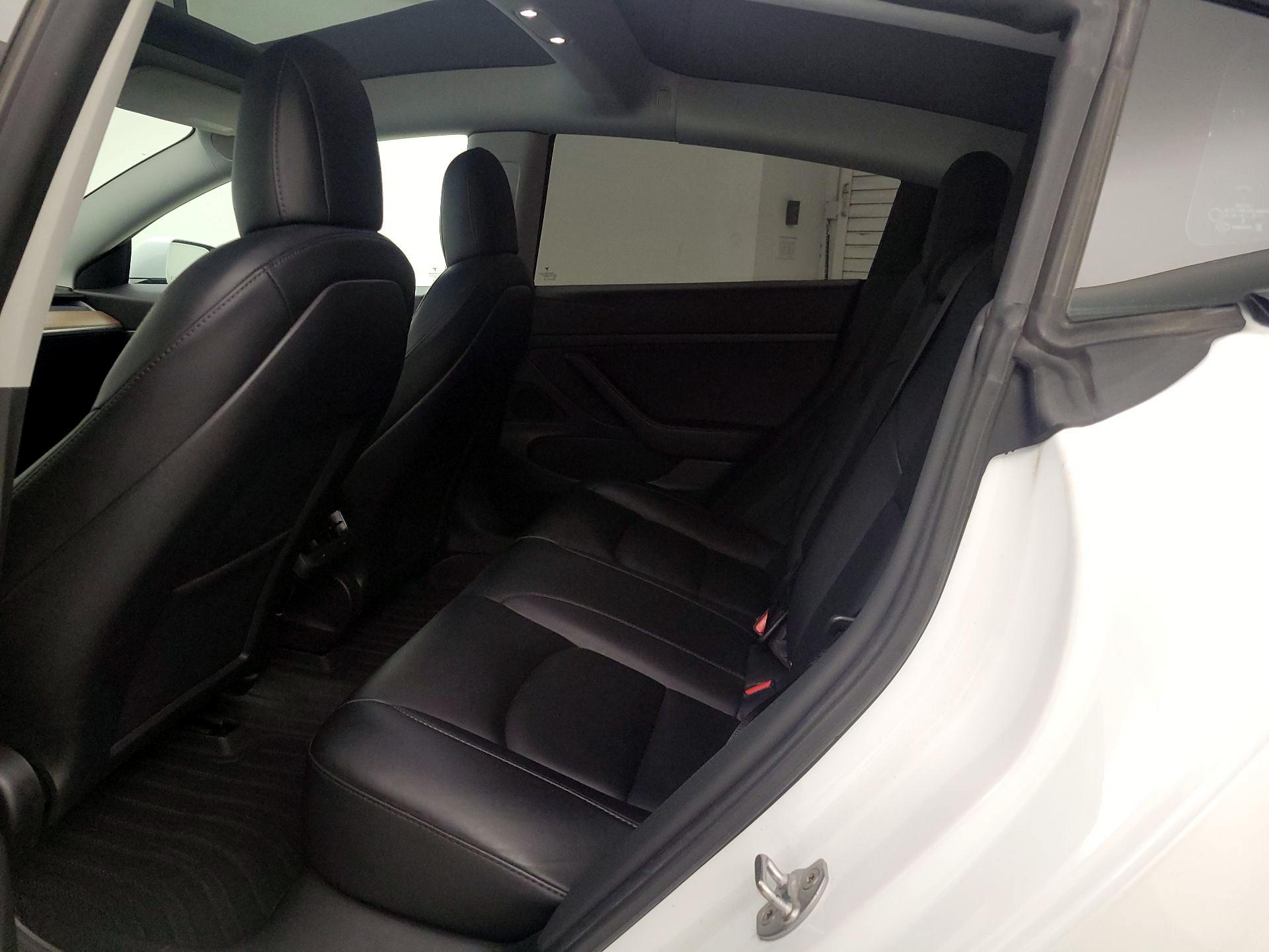 Thumbnail: 2021 Tesla Model 3 - 18