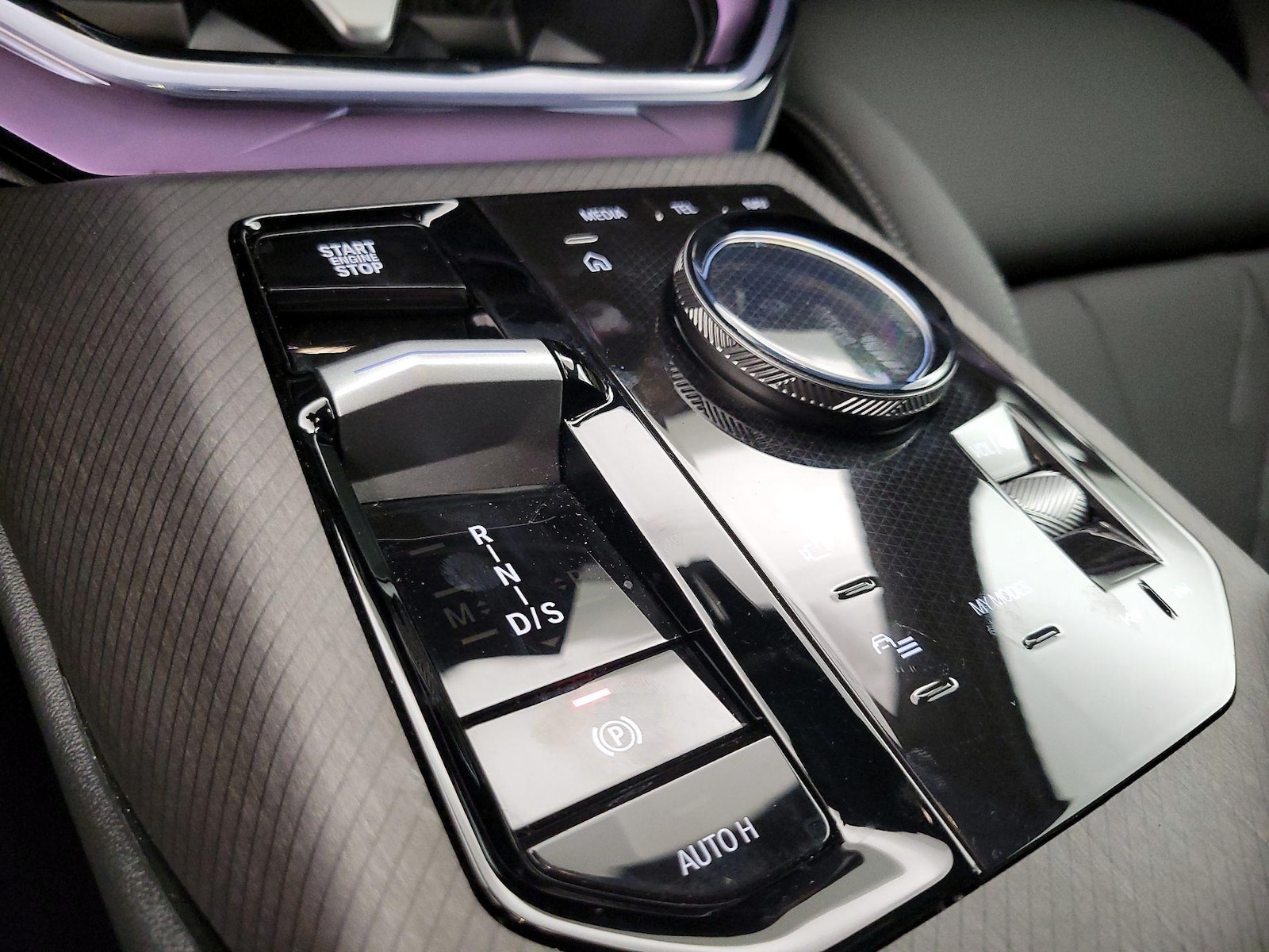 2026 BMW X3 30 - Photo 18