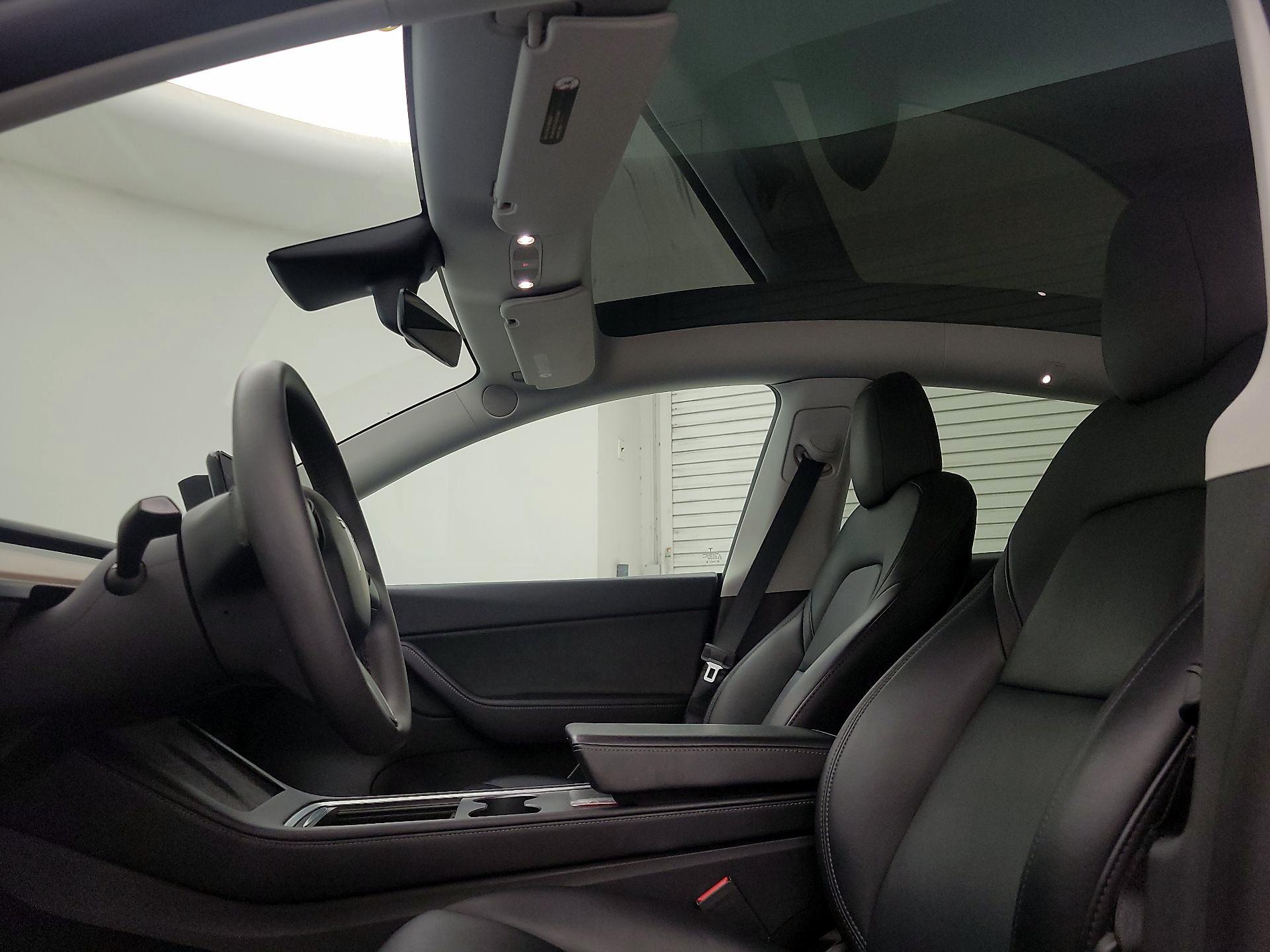 Thumbnail: 2022 Tesla Model Y - 19