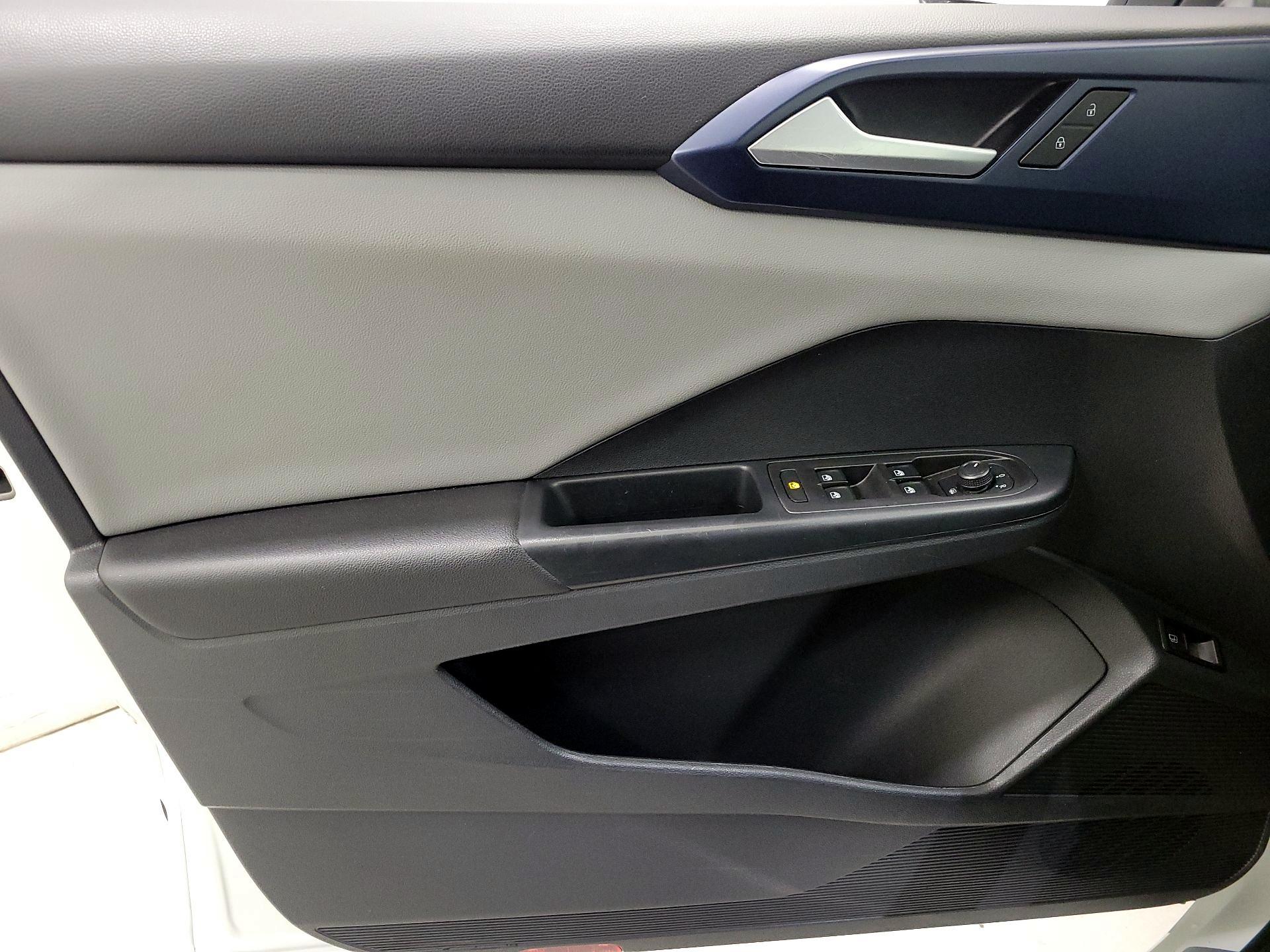 Thumbnail: 2023 Volkswagen Taos - 12