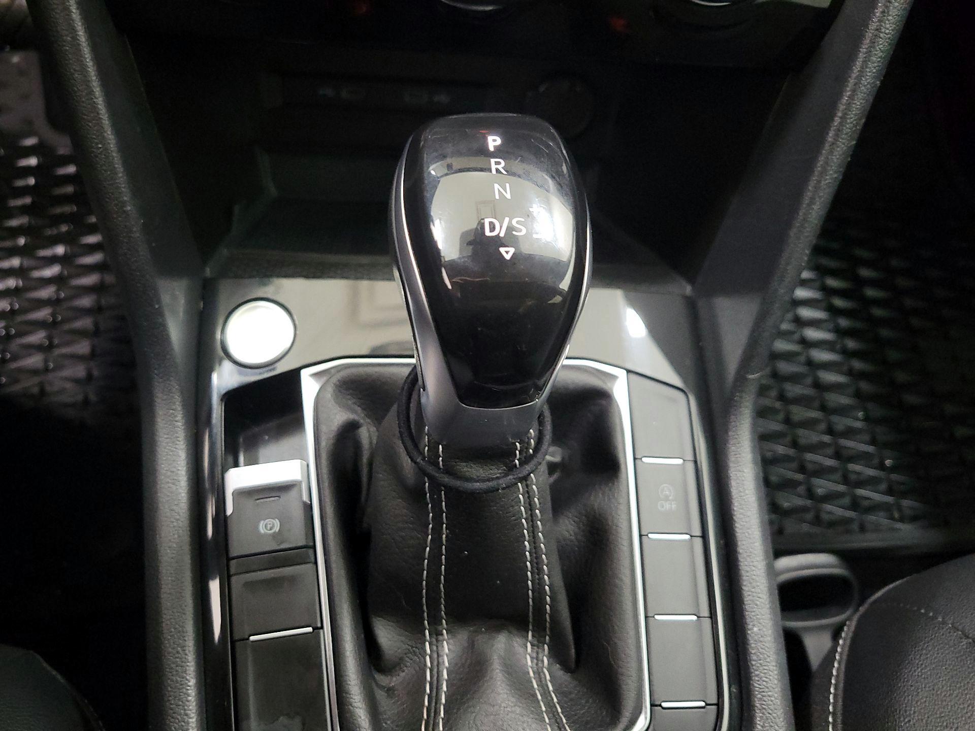 Thumbnail: 2023 Volkswagen Taos - 17