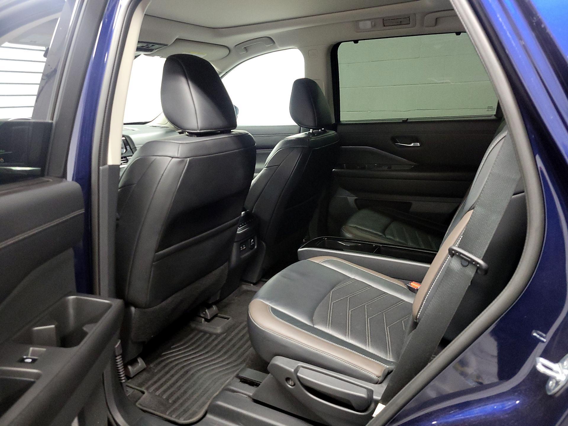 Thumbnail: 2022 Nissan Pathfinder - 16