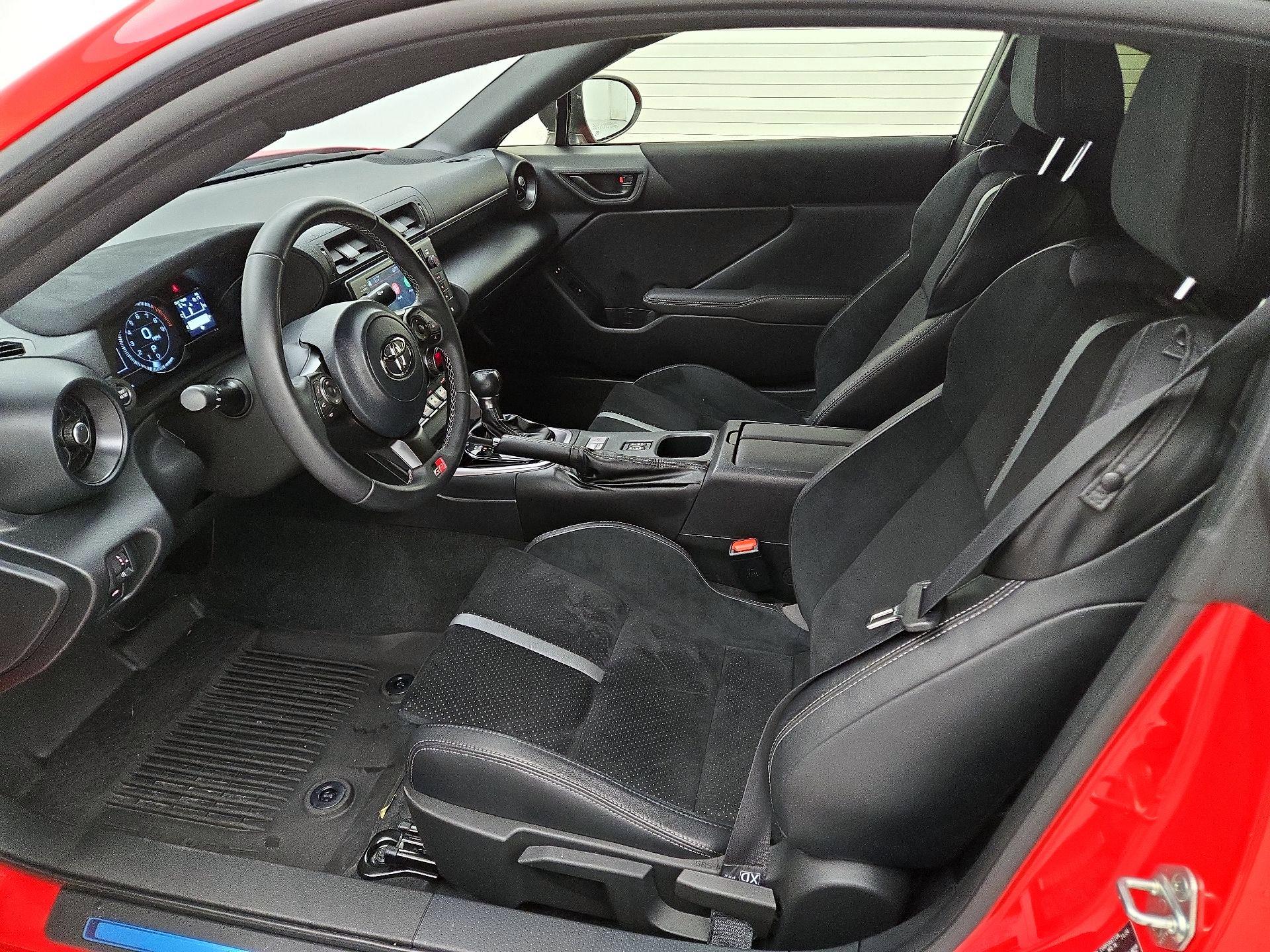 Thumbnail: 2025 Toyota GR86 - 11