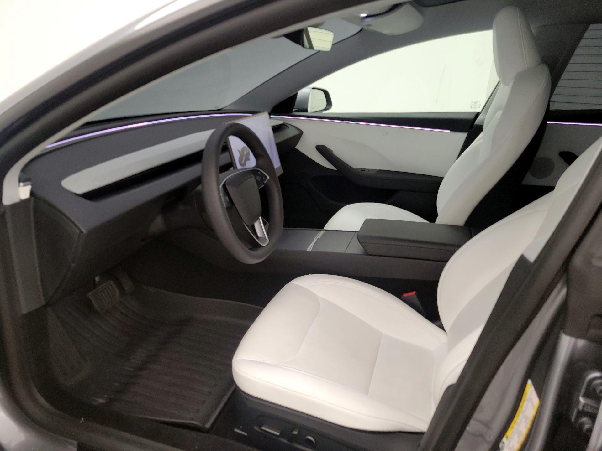 Thumbnail: 2025 Tesla Model 3 - 11