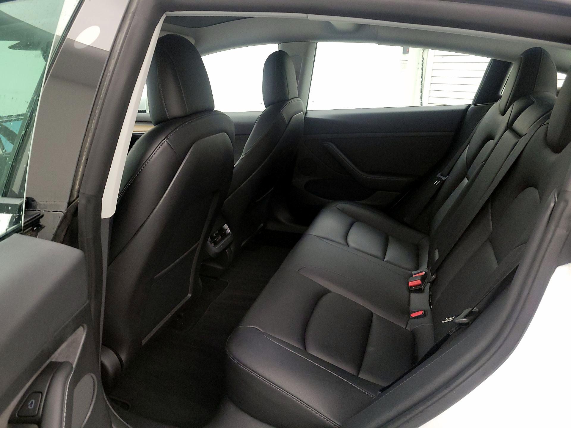 Thumbnail: 2022 Tesla Model 3 - 19