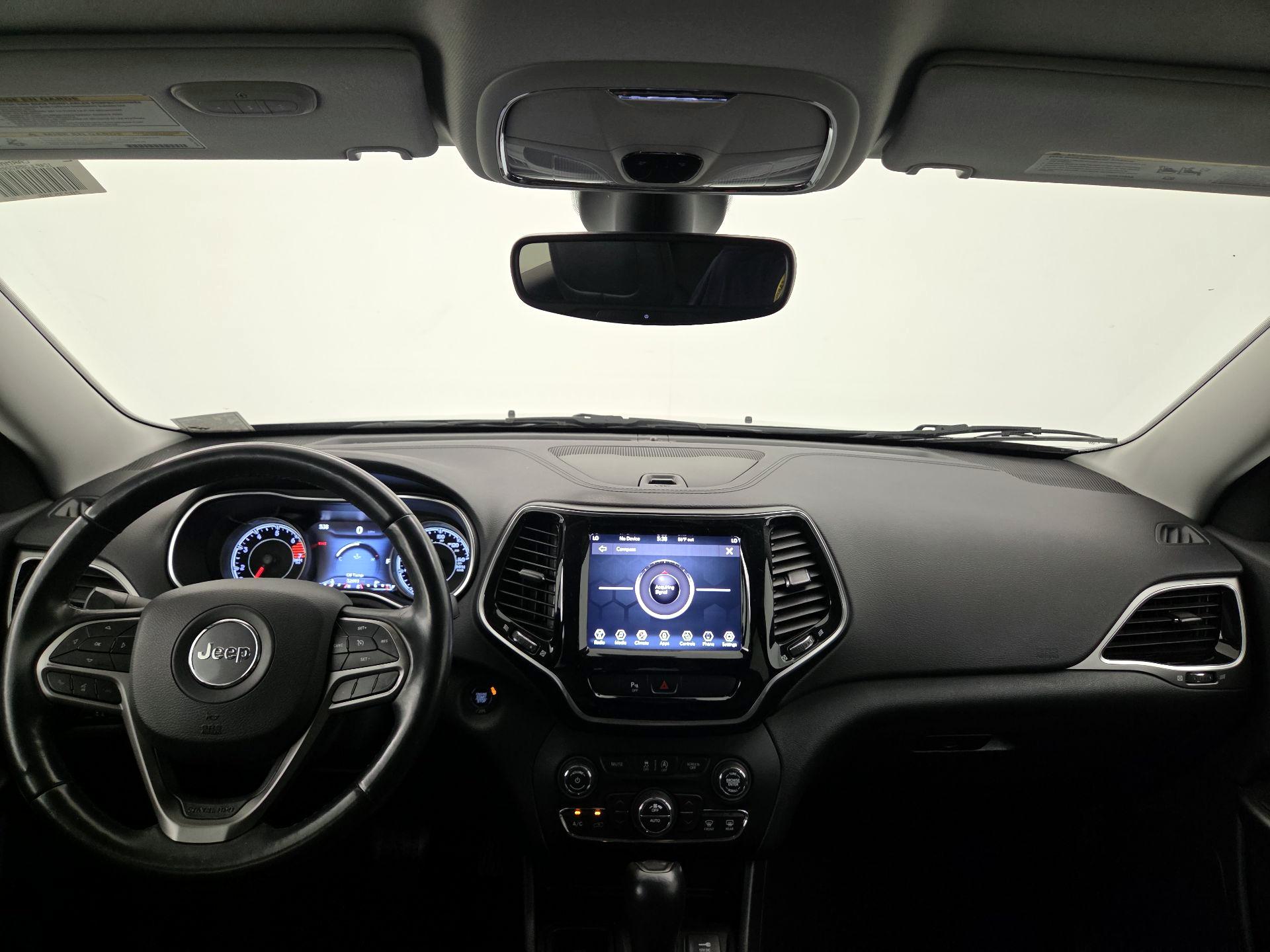 Thumbnail: 2019 Jeep Cherokee - 9