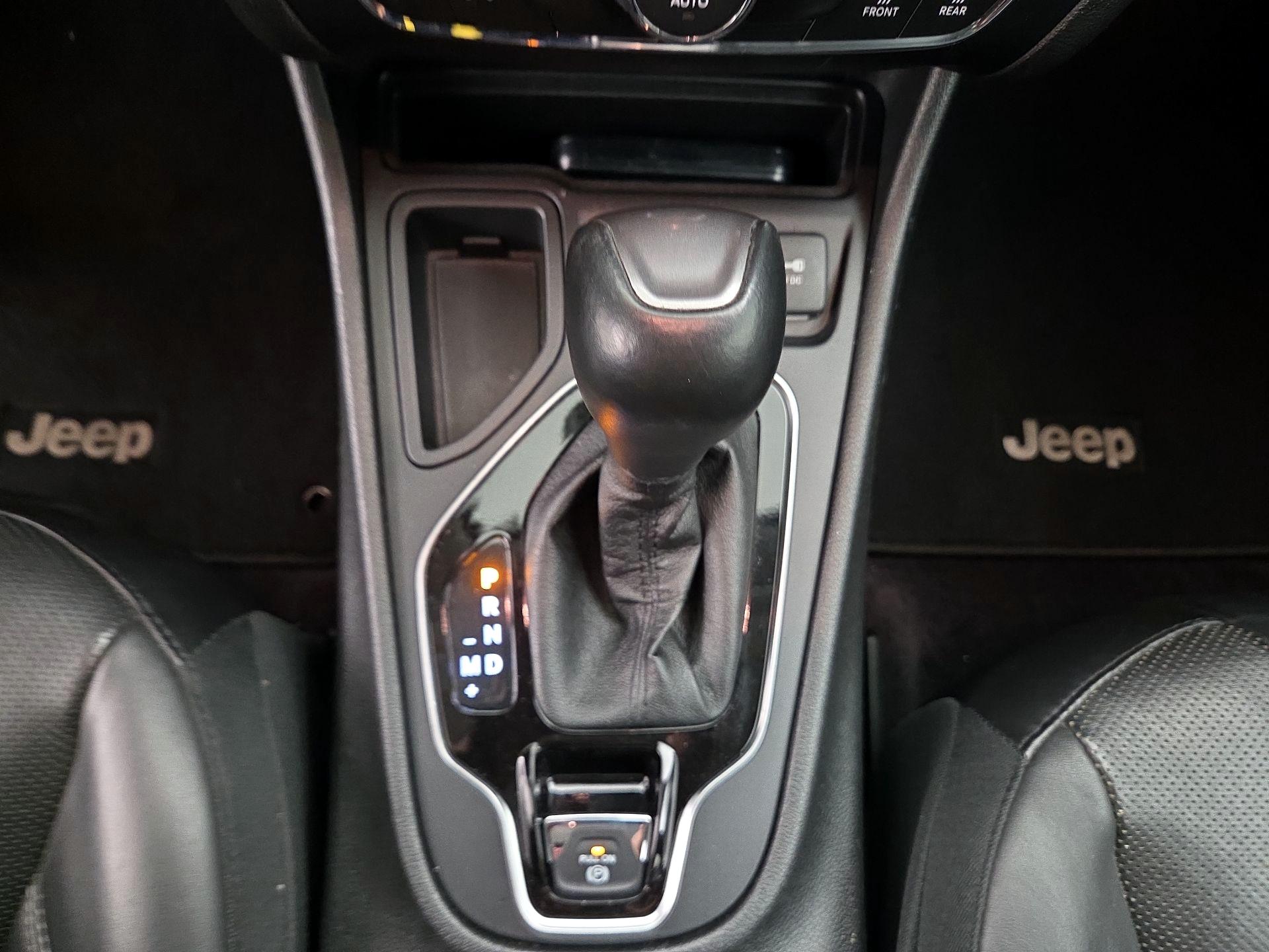 Thumbnail: 2019 Jeep Cherokee - 17