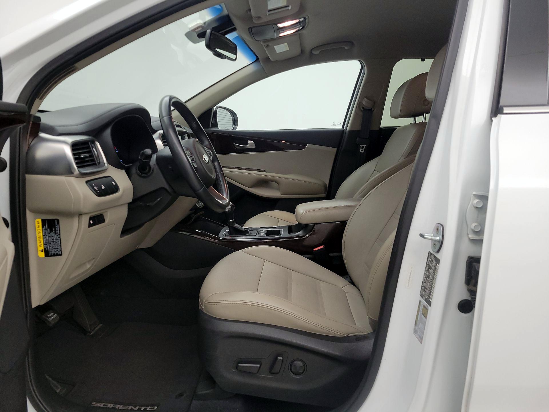 Thumbnail: 2017 Kia Sorento - 11