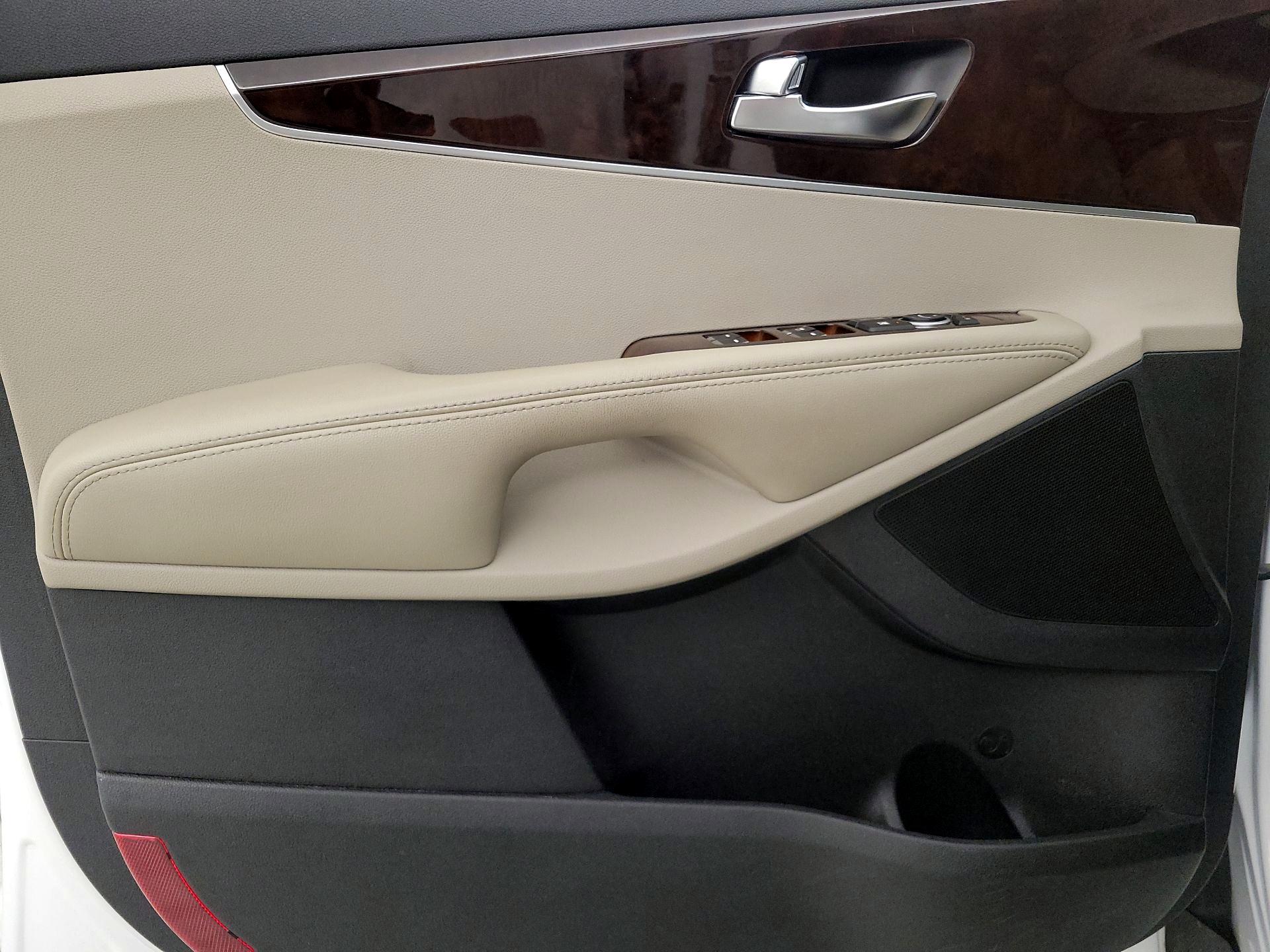 Thumbnail: 2017 Kia Sorento - 12