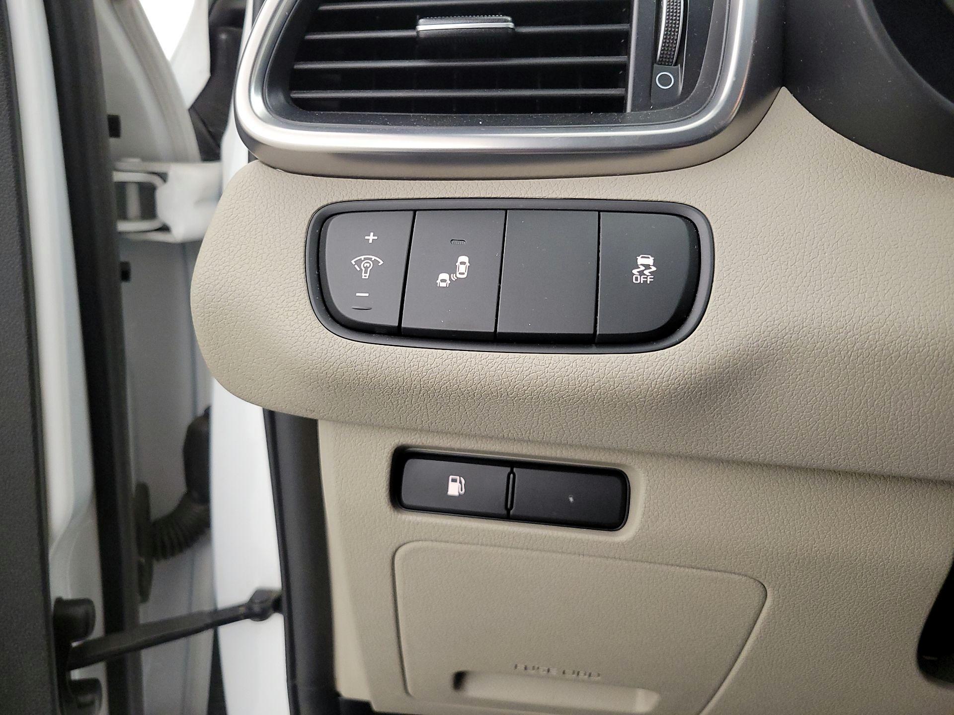 Thumbnail: 2017 Kia Sorento - 13