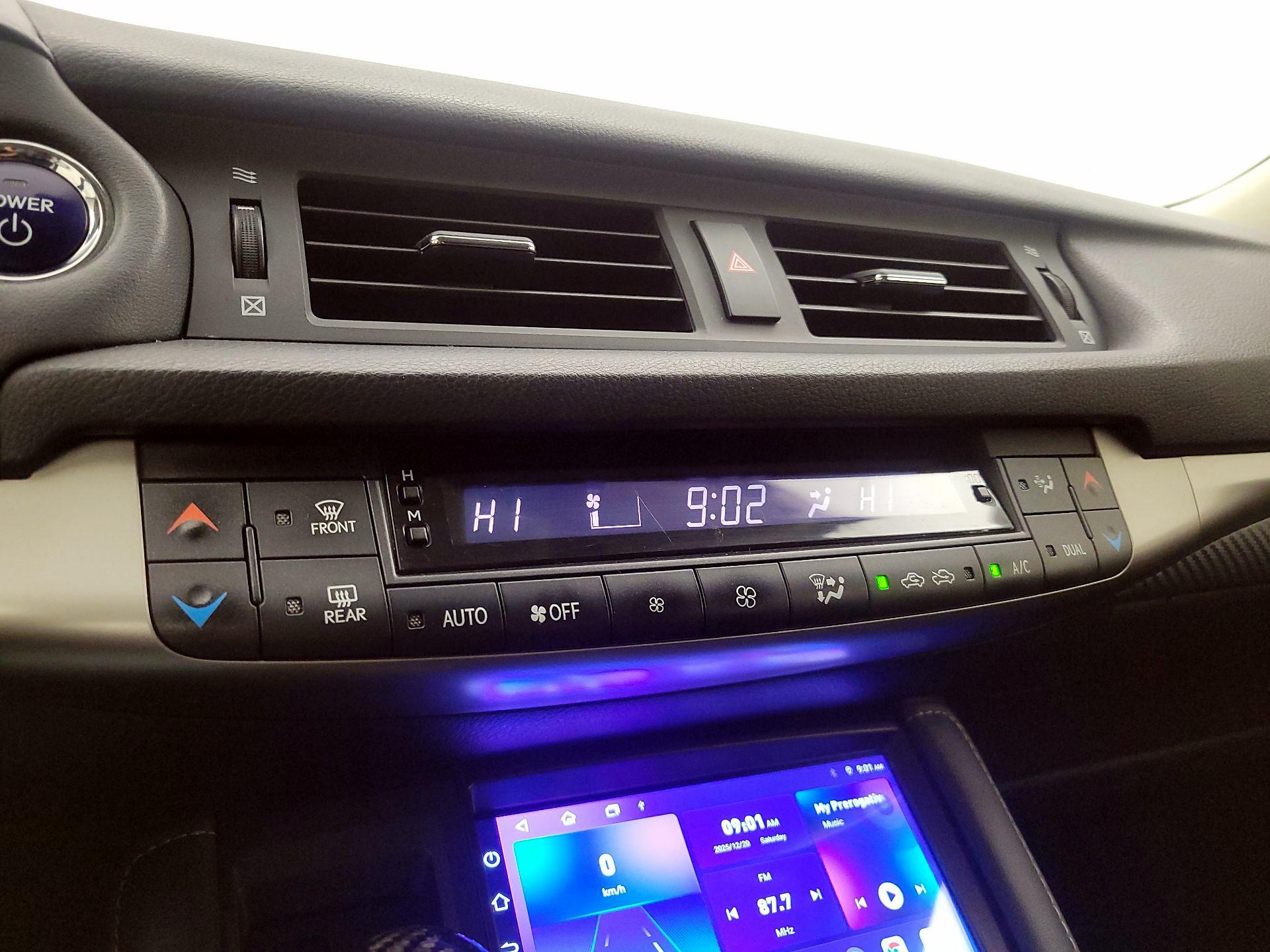 Thumbnail: 2015 Lexus CT - 16