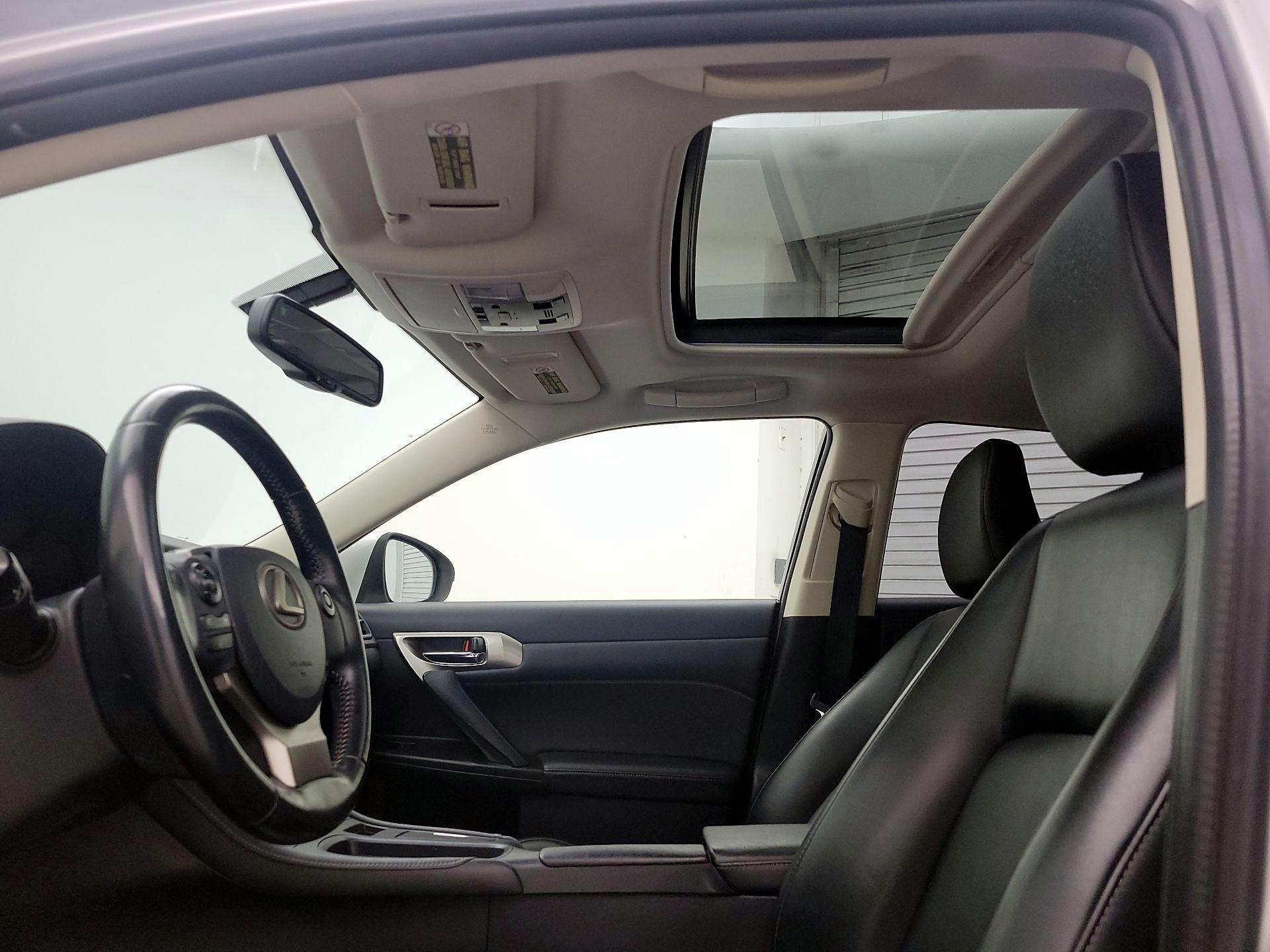 Thumbnail: 2015 Lexus CT - 19