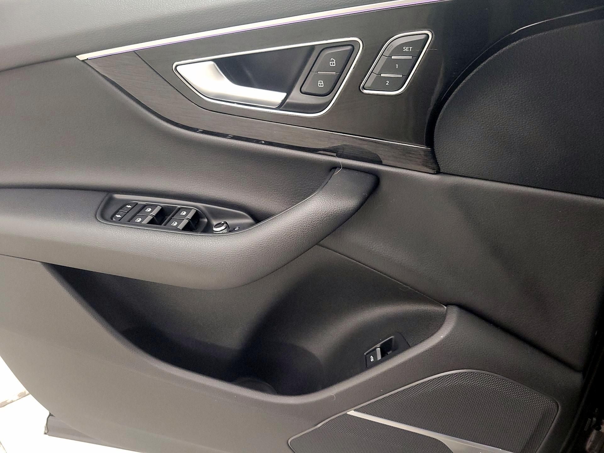 Thumbnail: 2019 Audi Q7 - 12