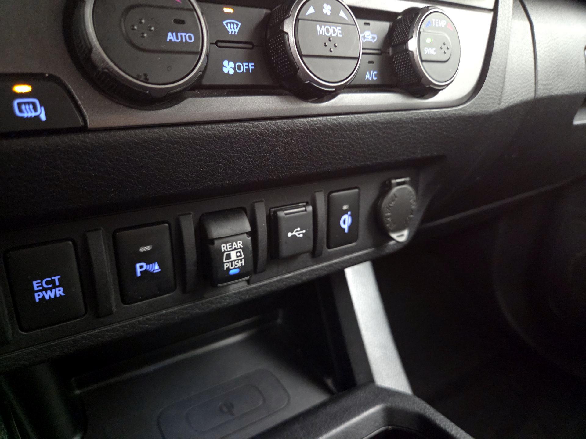 Thumbnail: 2021 Toyota Tacoma - 18