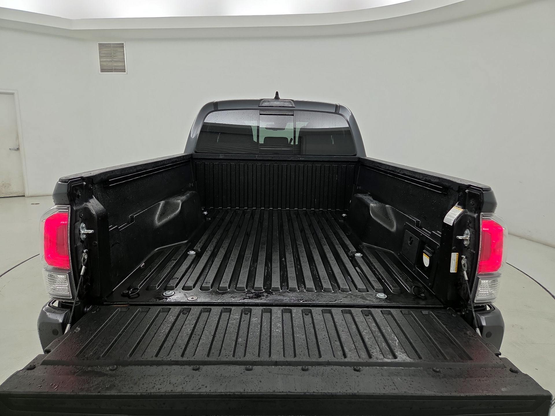 Thumbnail: 2021 Toyota Tacoma - 20