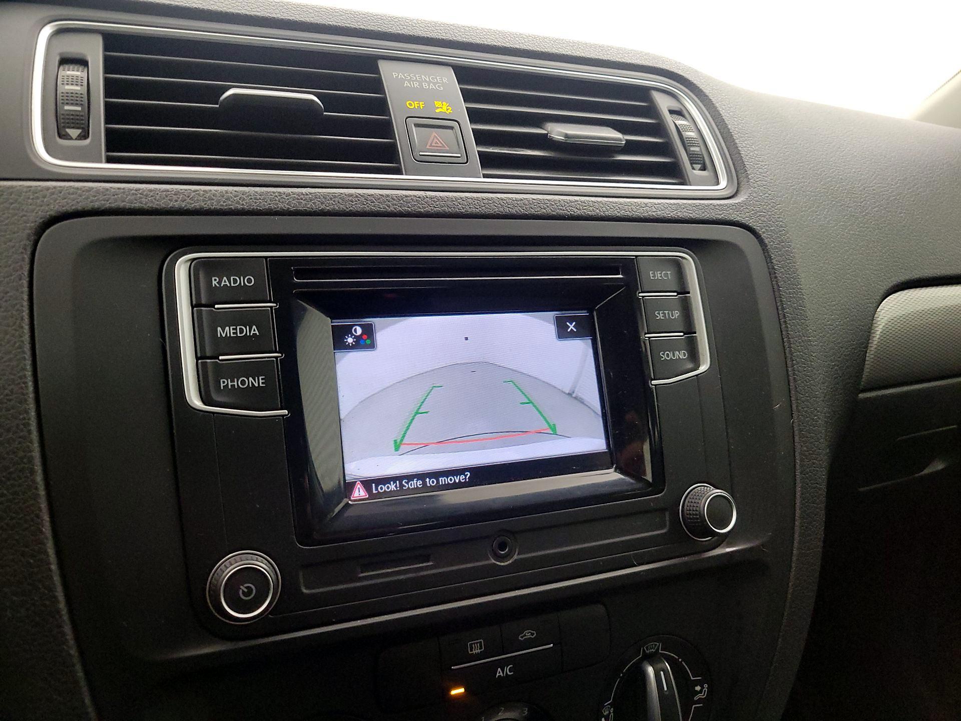 Thumbnail: 2017 Volkswagen Jetta - 14